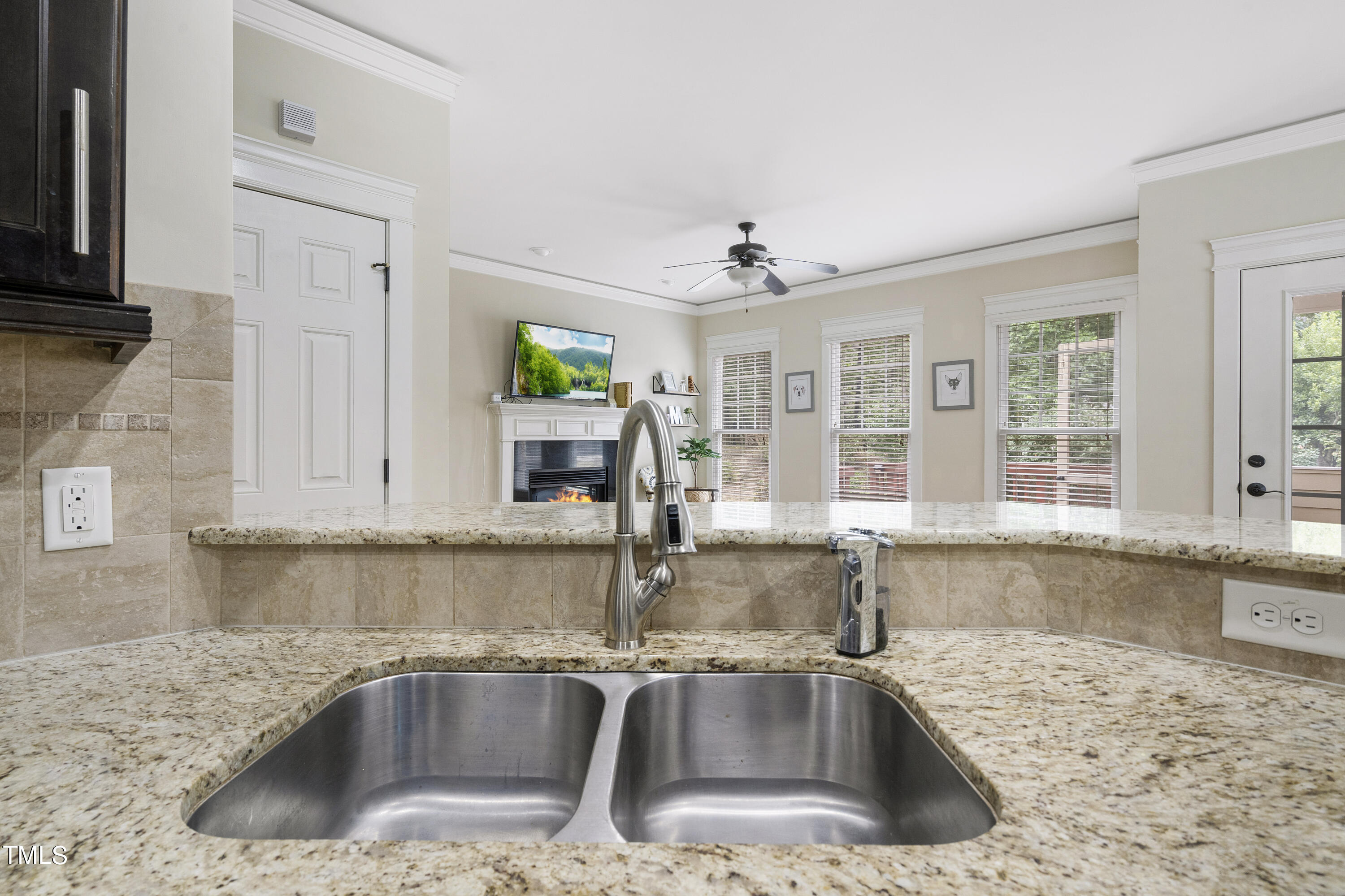 4300 Windsong Circle