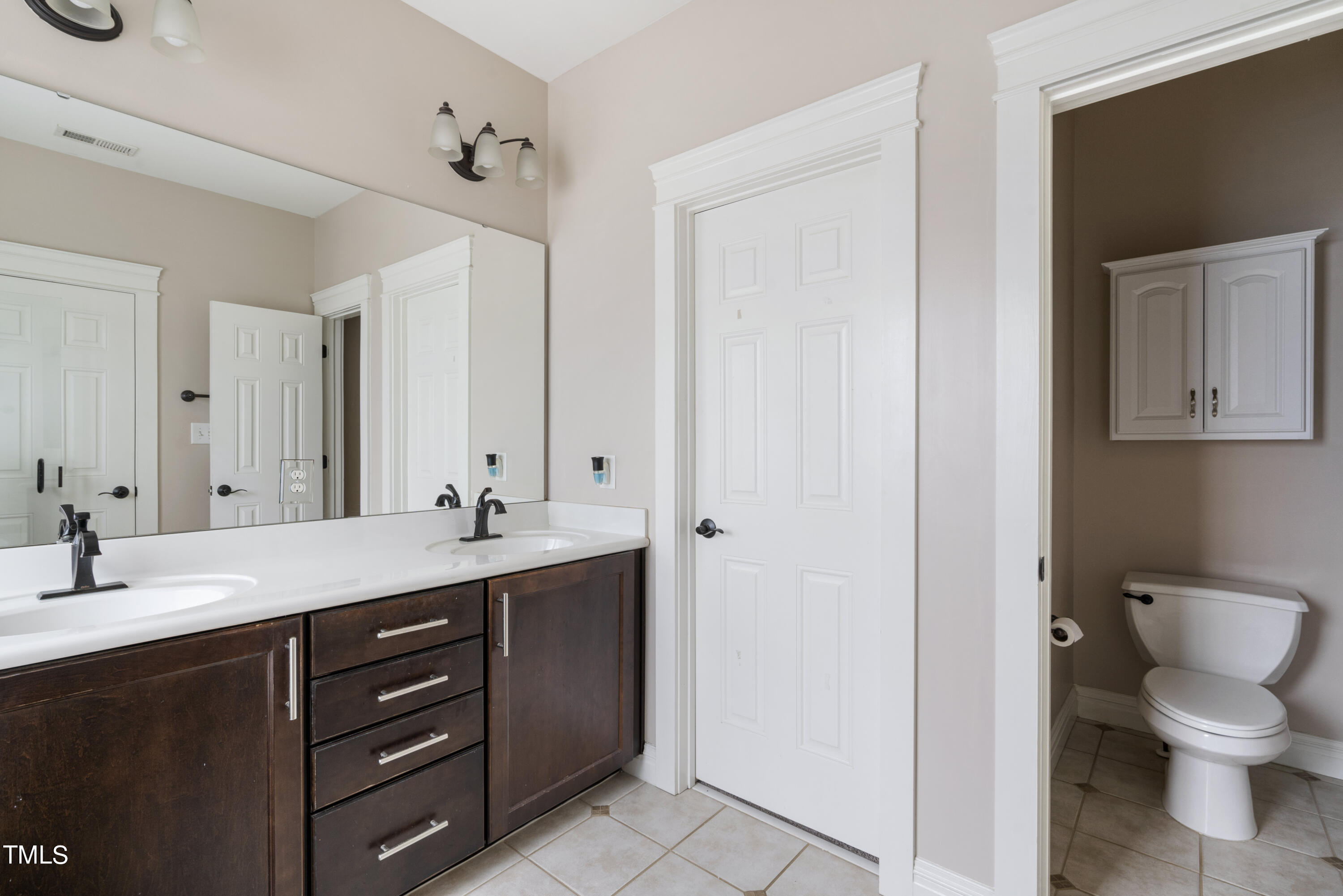 4300 Windsong Circle