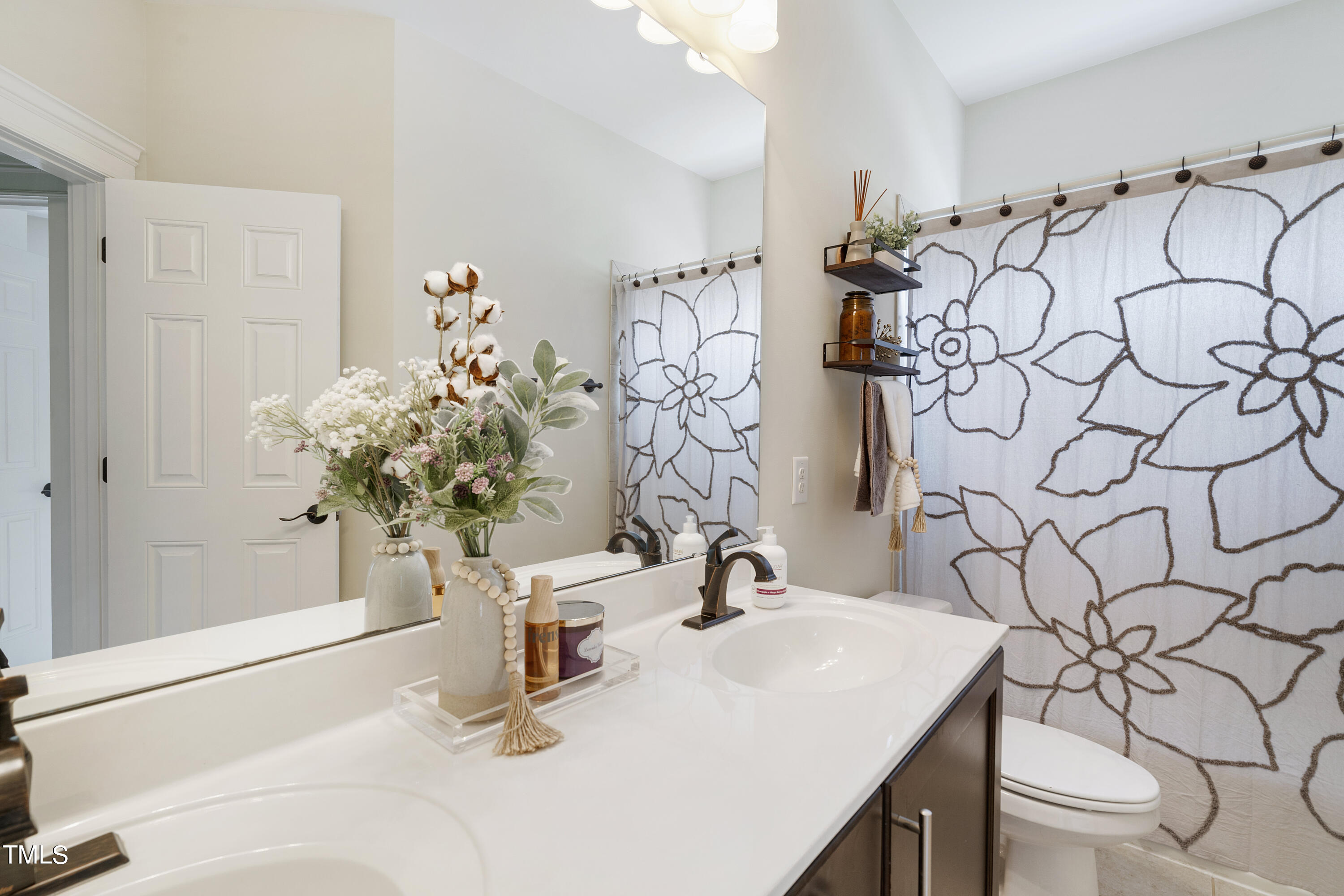 4300 Windsong Circle