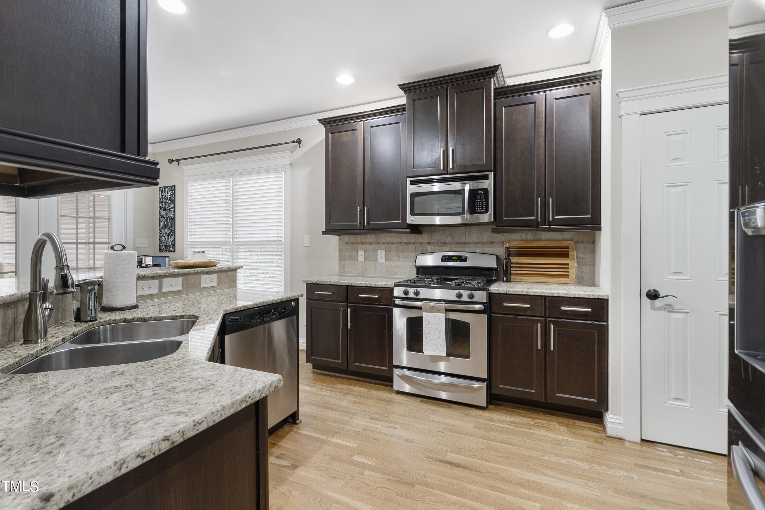 4300 Windsong Circle