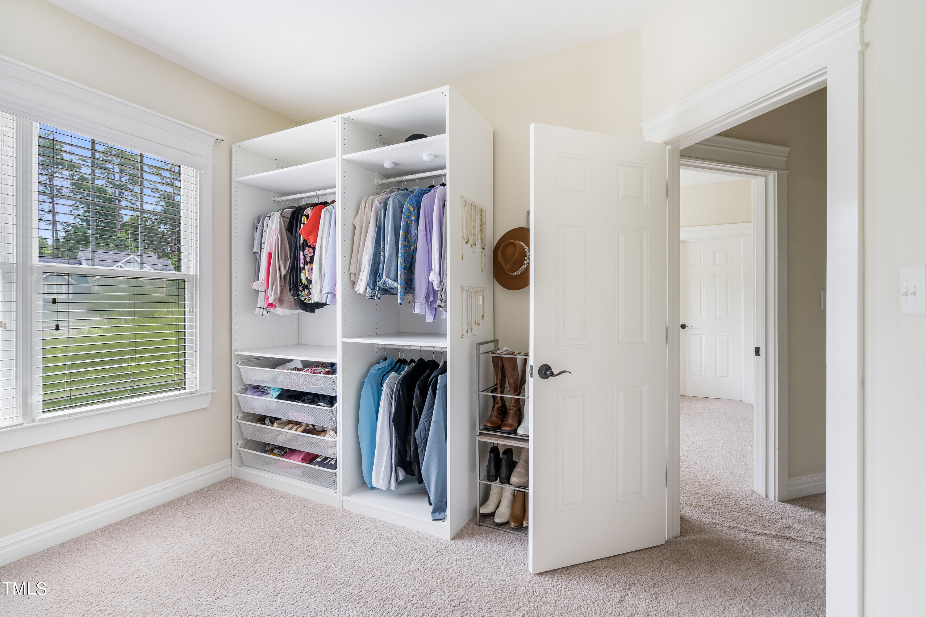 4300 Windsong Circle