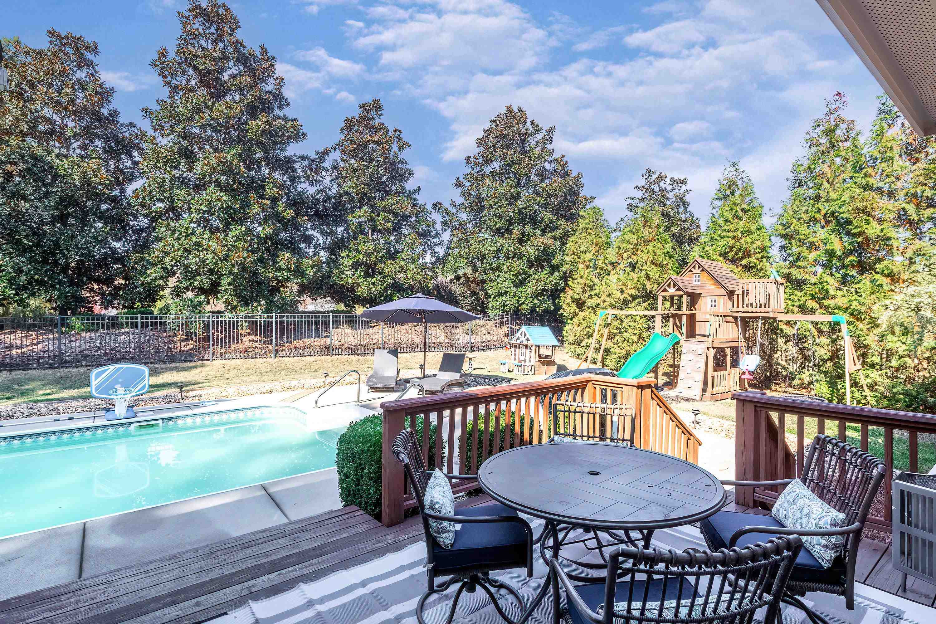 450 W Walker Woods Lane