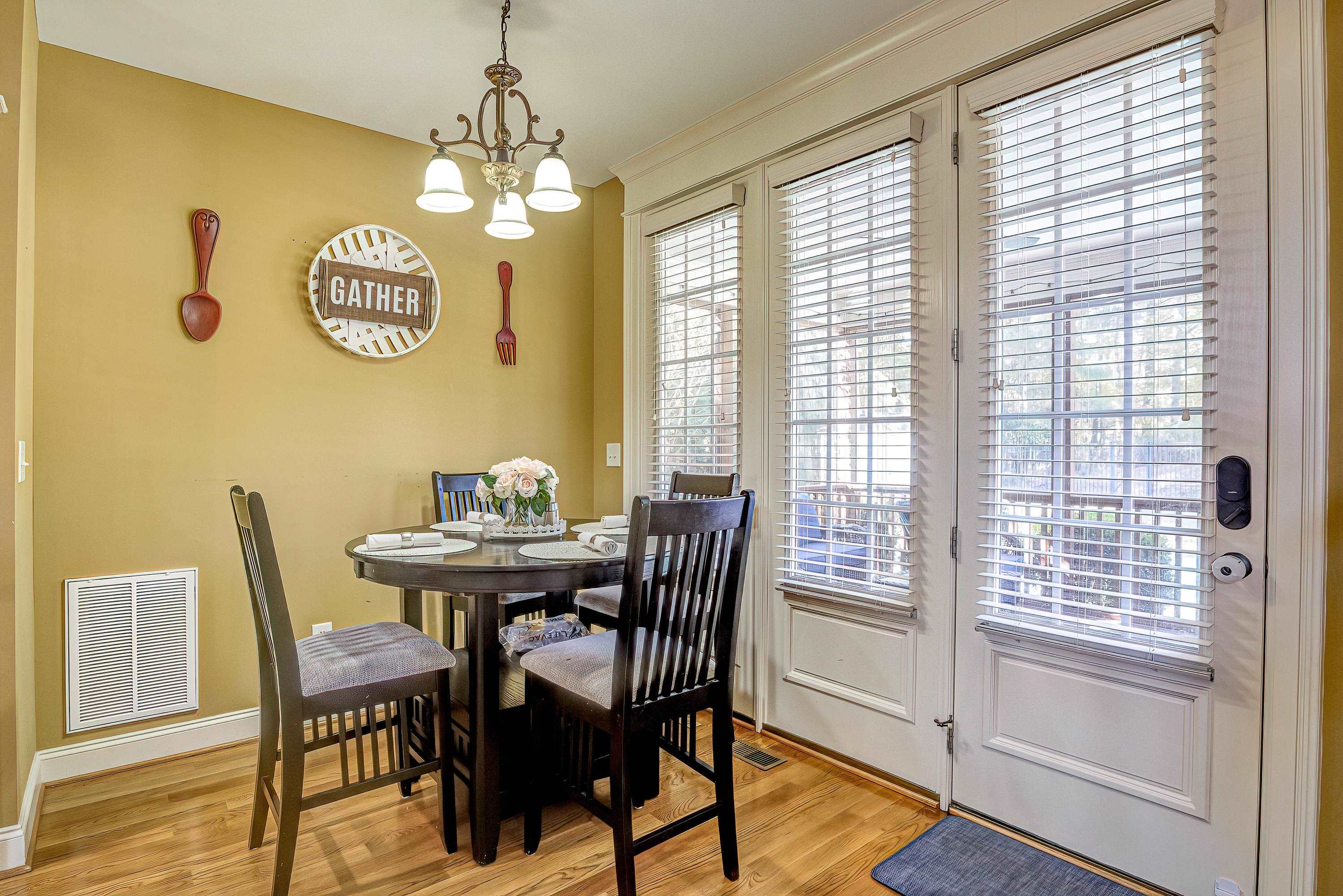 450 W Walker Woods Lane