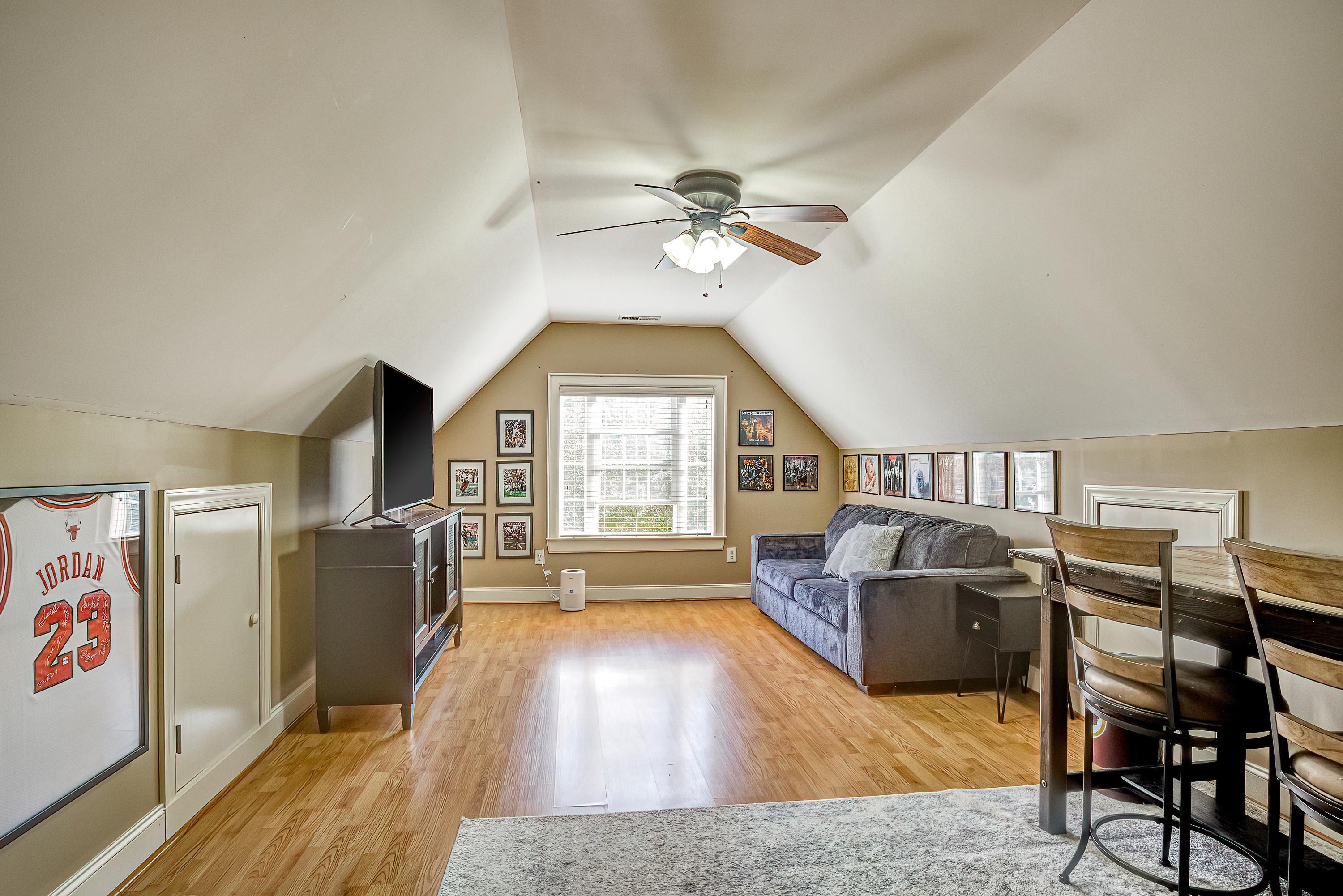 450 W Walker Woods Lane