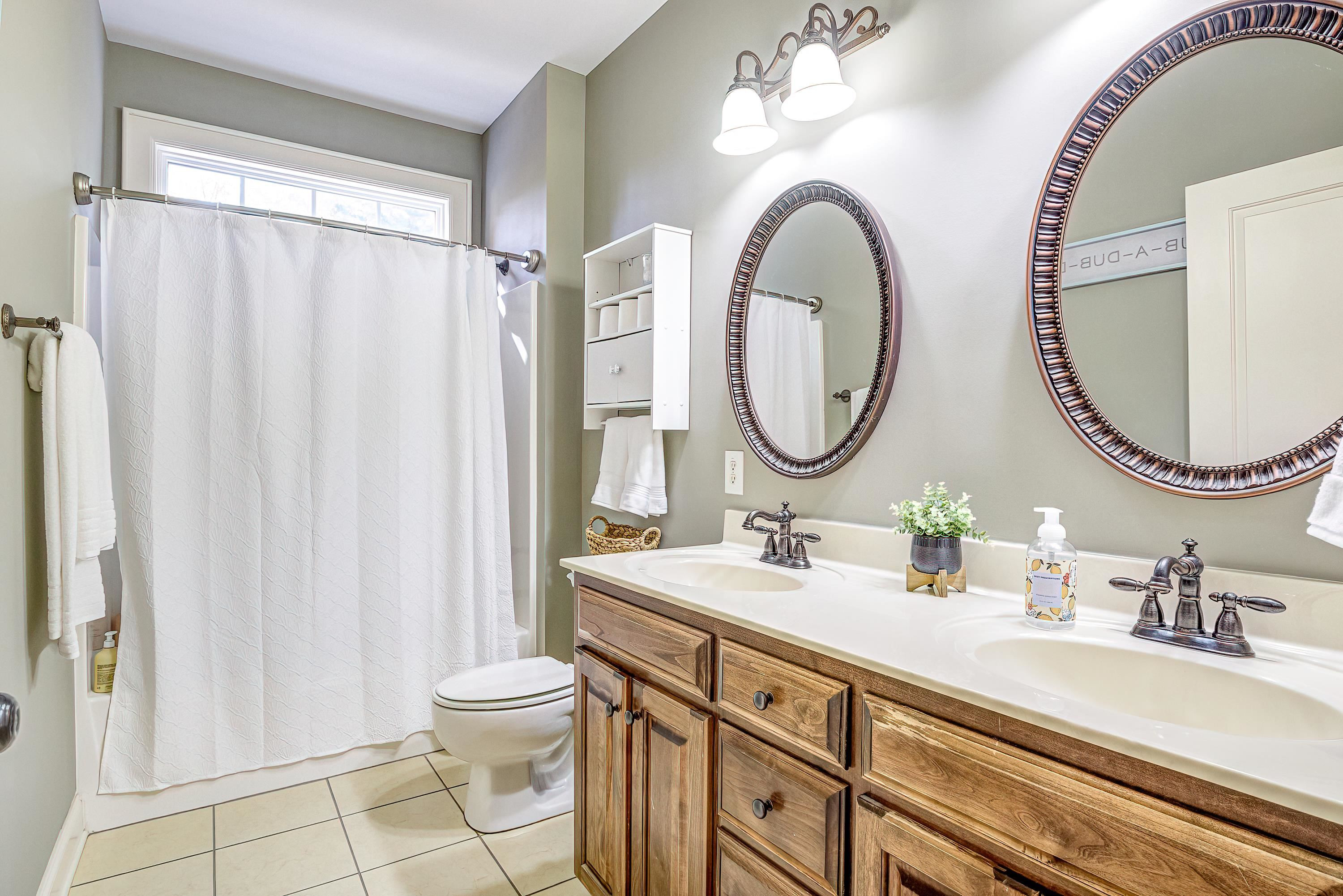 450 W Walker Woods Lane