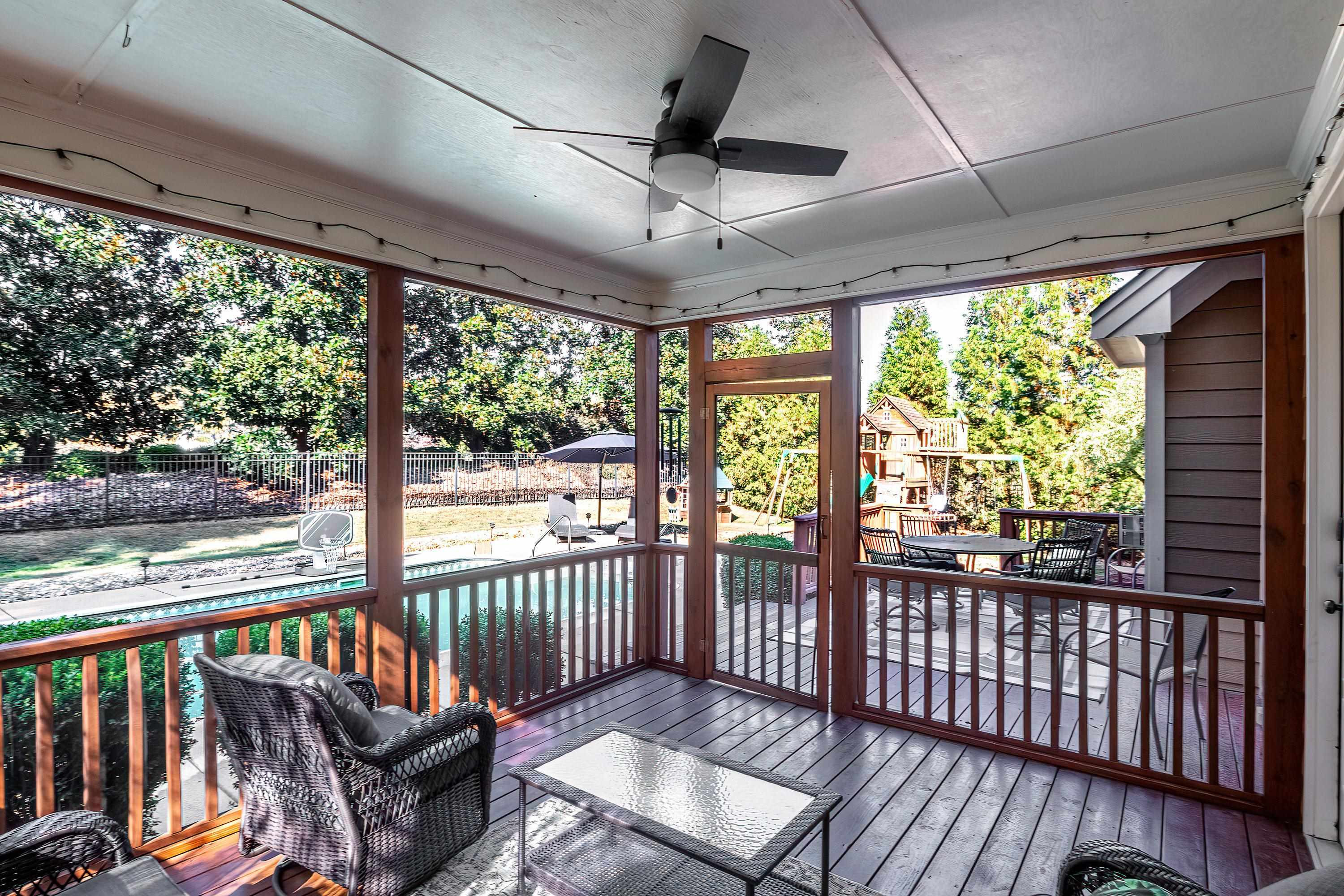 450 W Walker Woods Lane