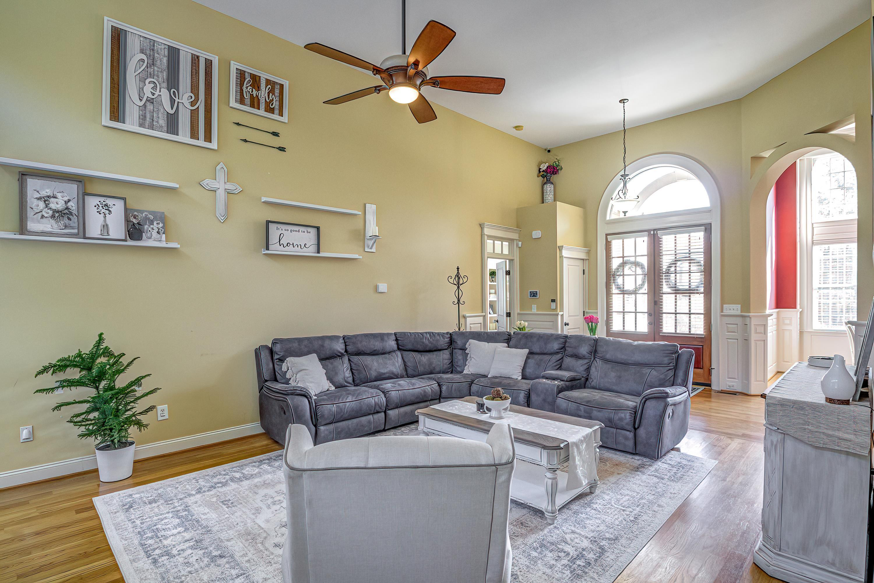 450 W Walker Woods Lane