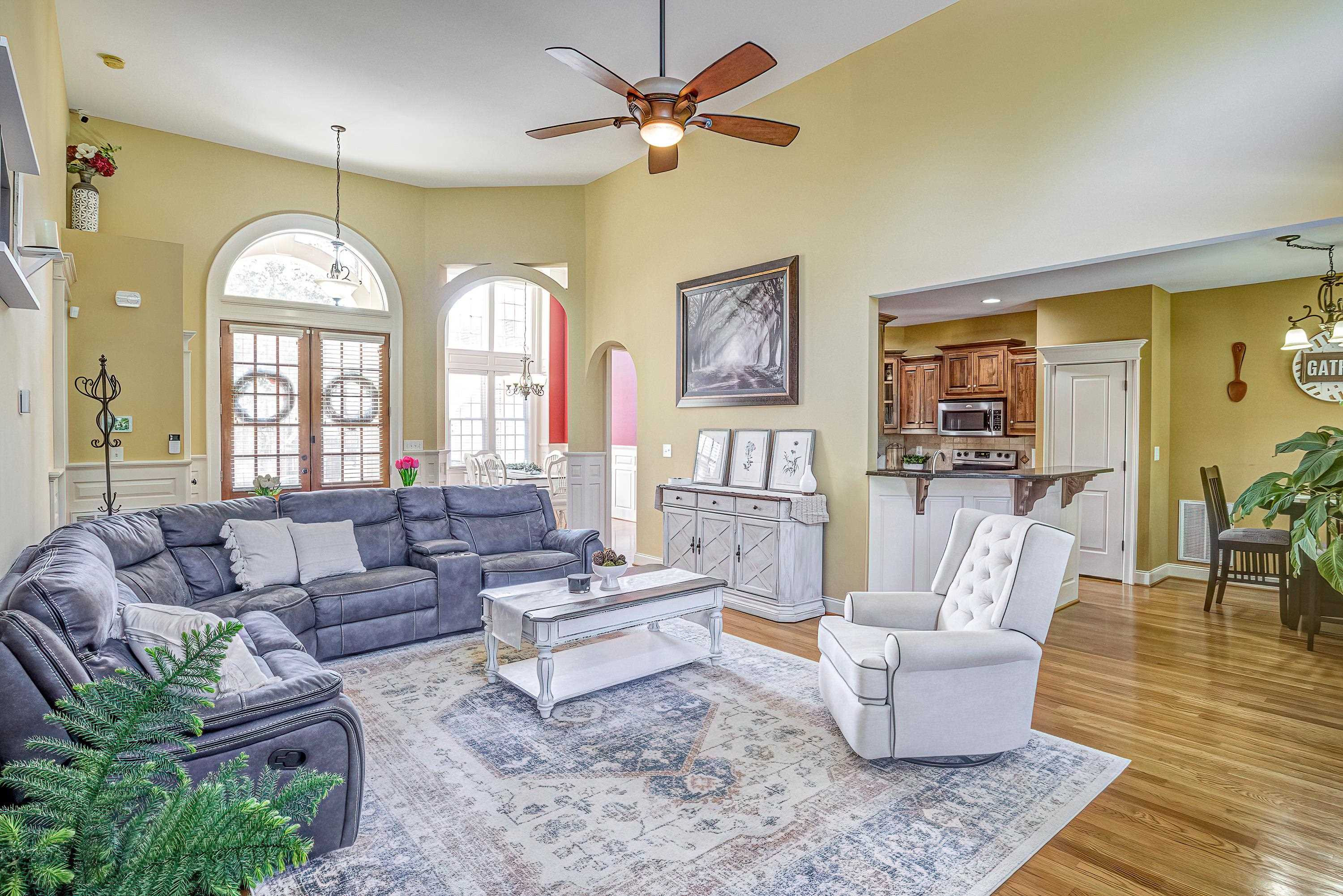 450 W Walker Woods Lane