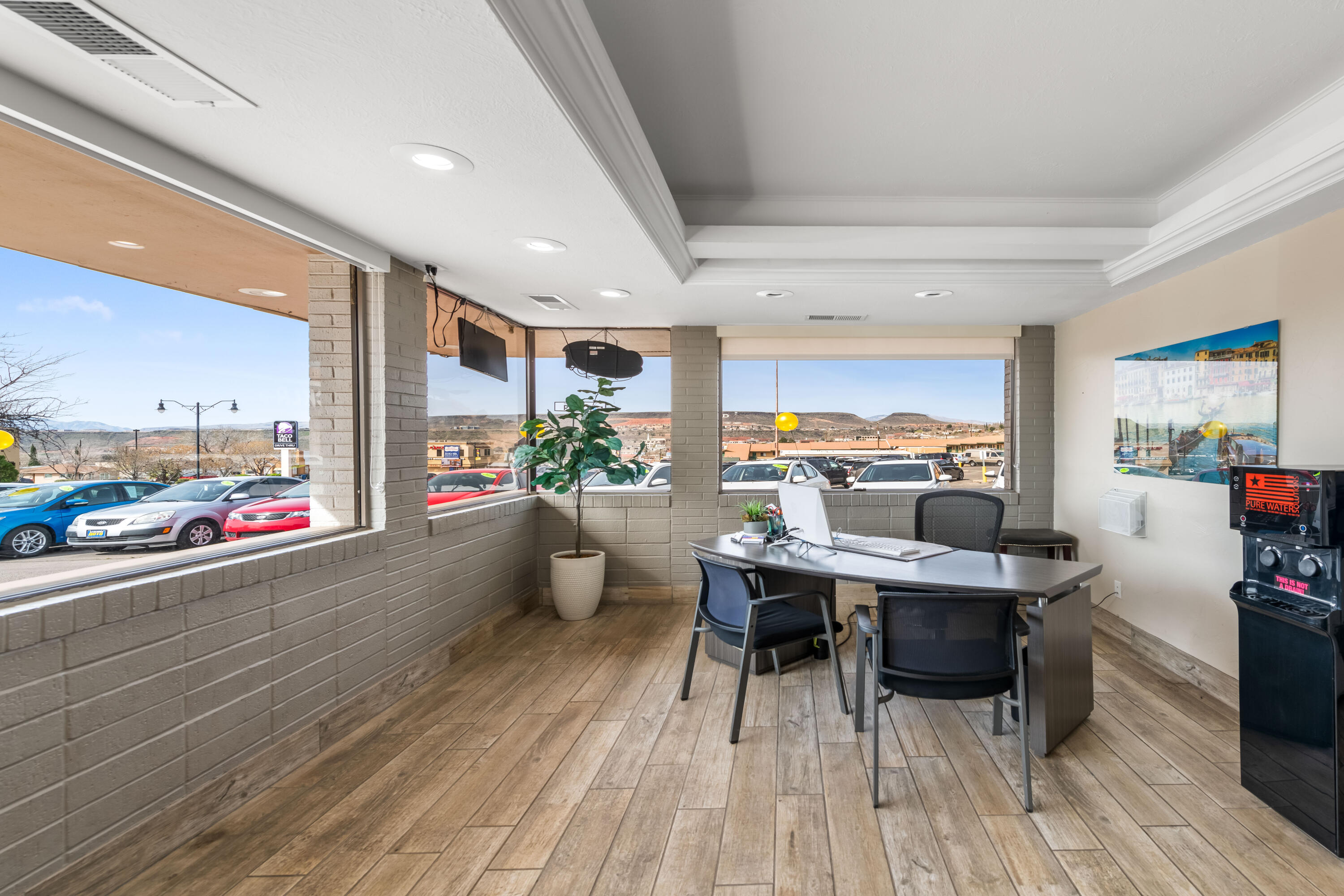 635 E St. George Boulevard