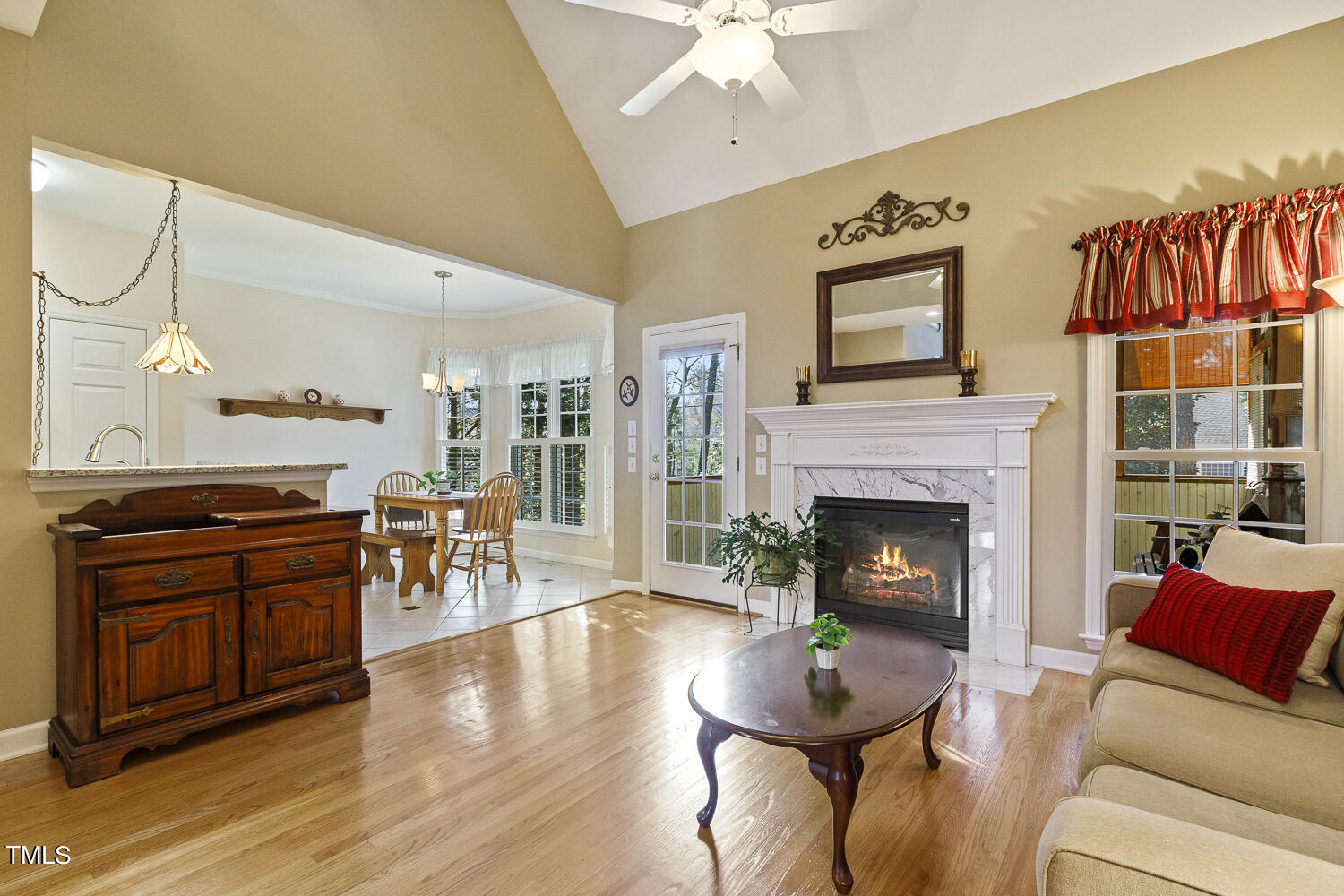 924 Glenmacie Drive 