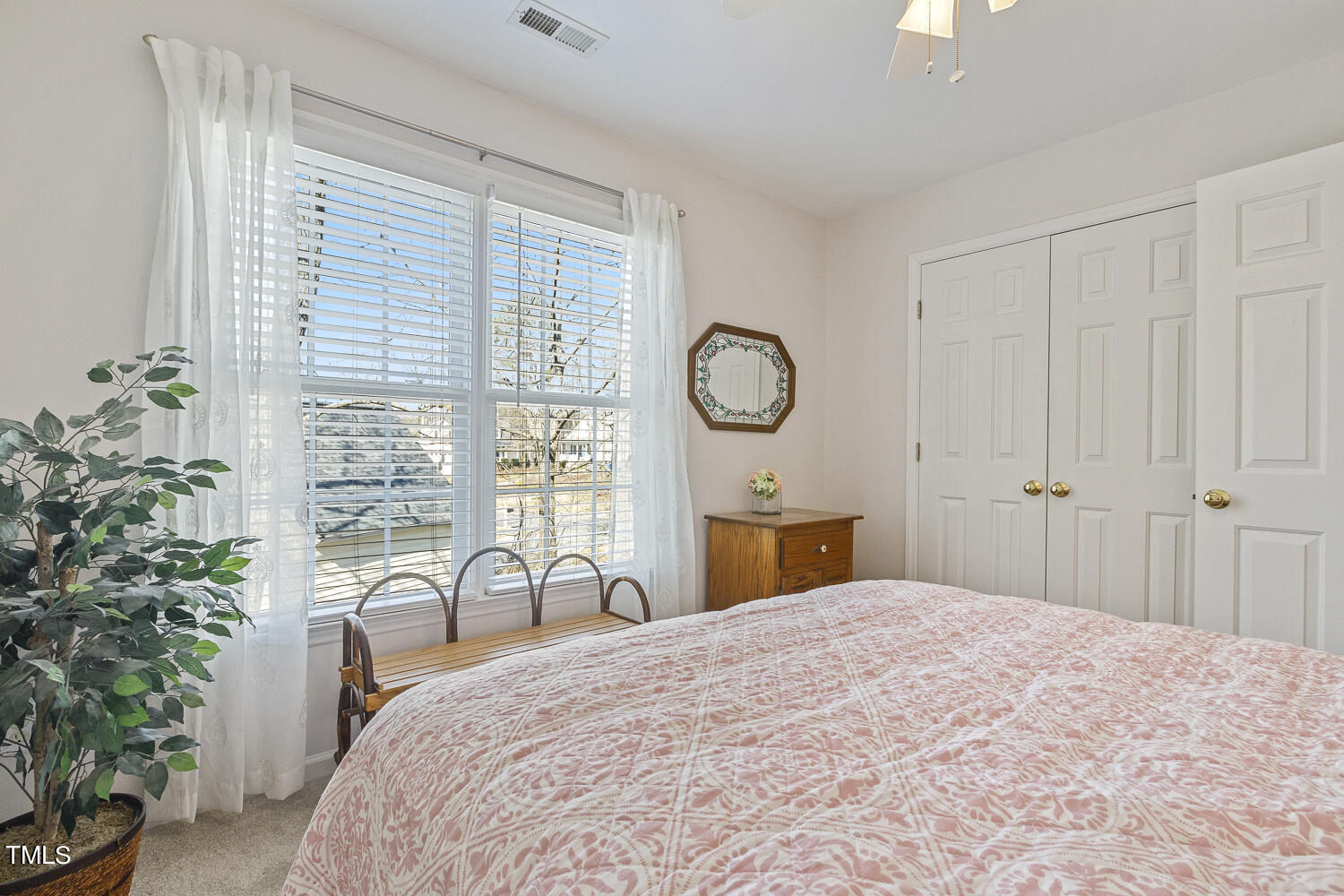 924 Glenmacie Drive 