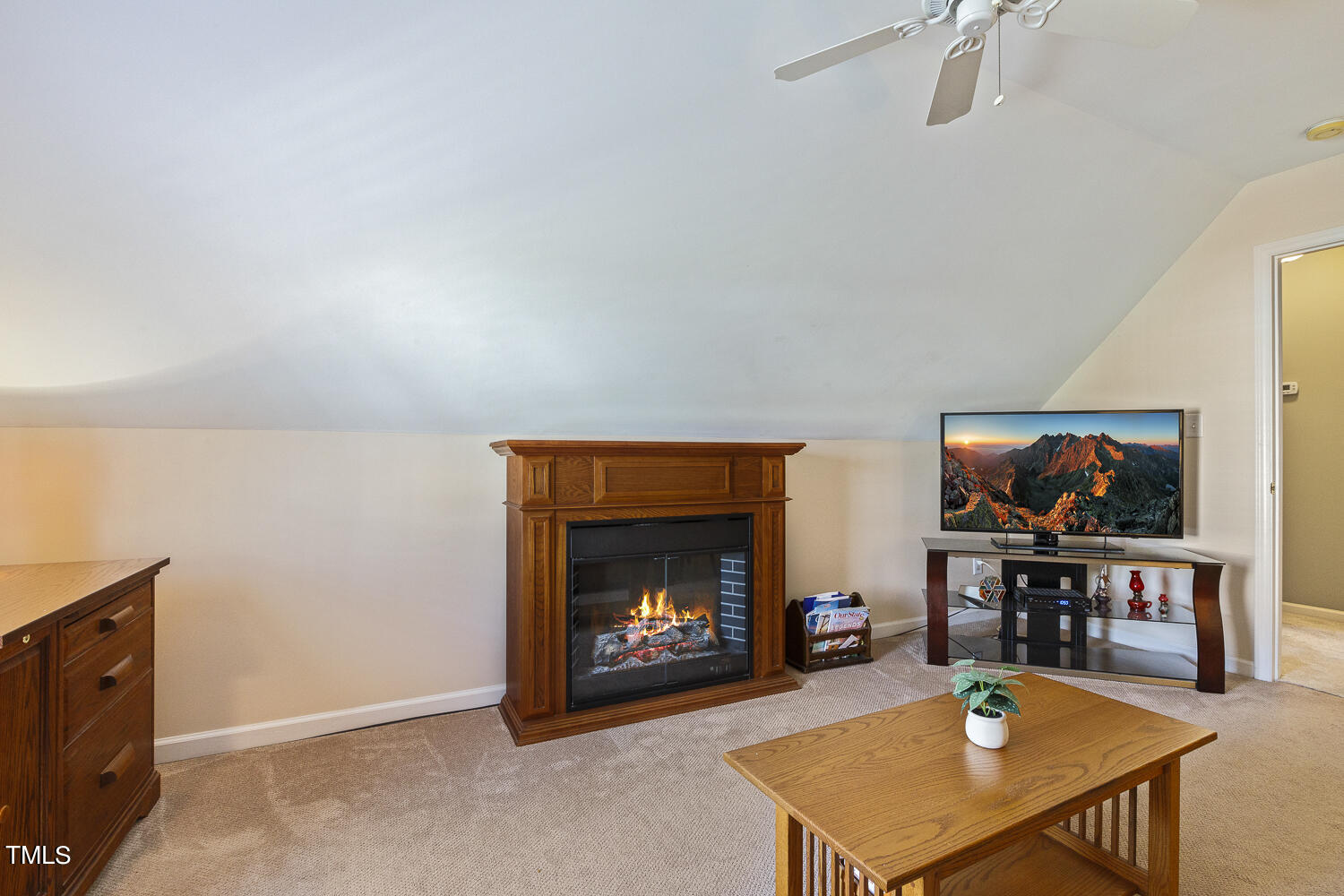 924 Glenmacie Drive 