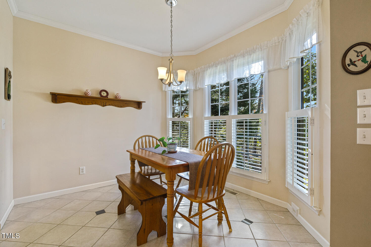 924 Glenmacie Drive 