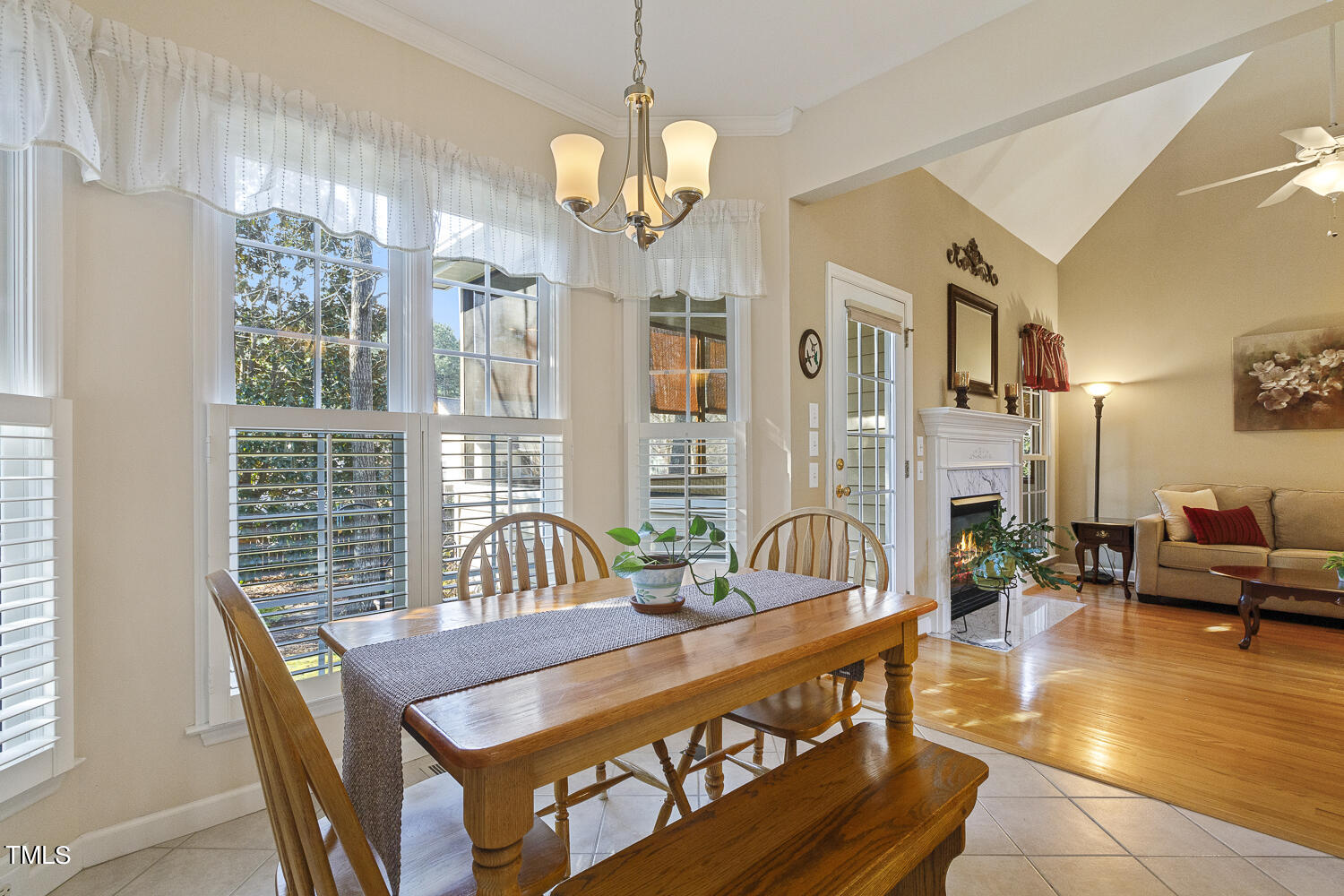 924 Glenmacie Drive 