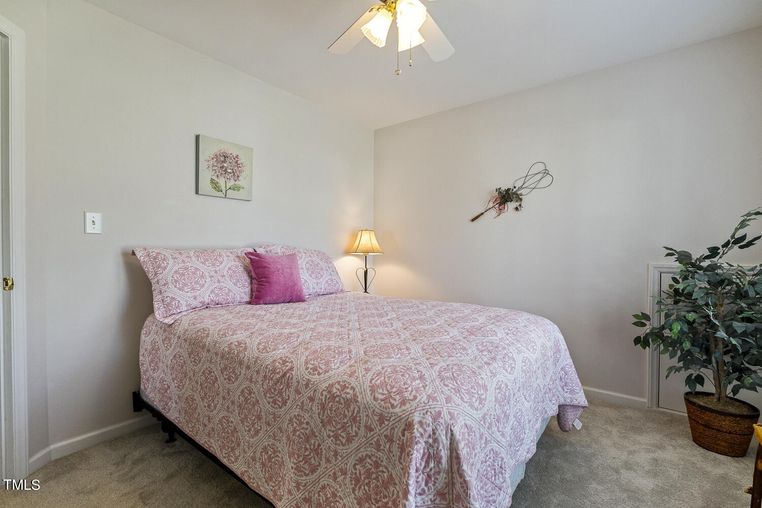 924 Glenmacie Drive 