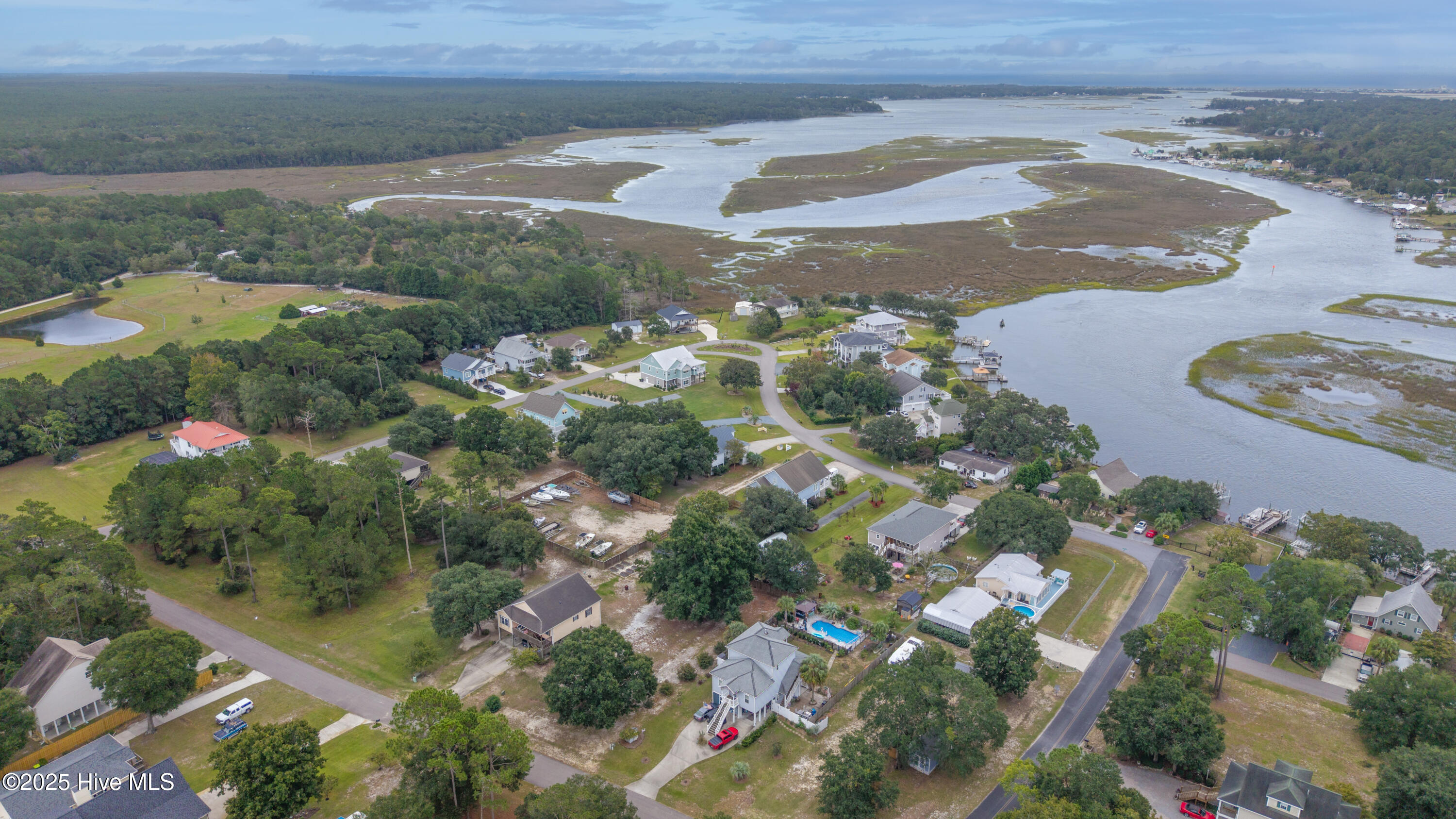 359 42 and 43 Hamilton Drive SE