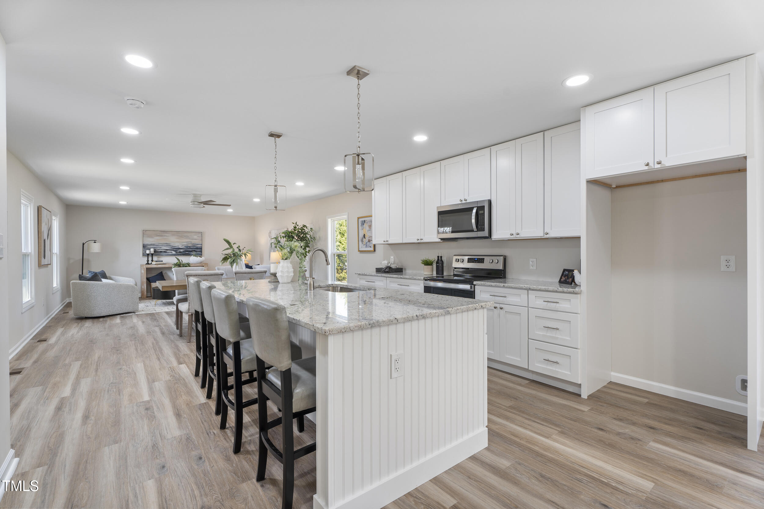 1309 N Holland Road