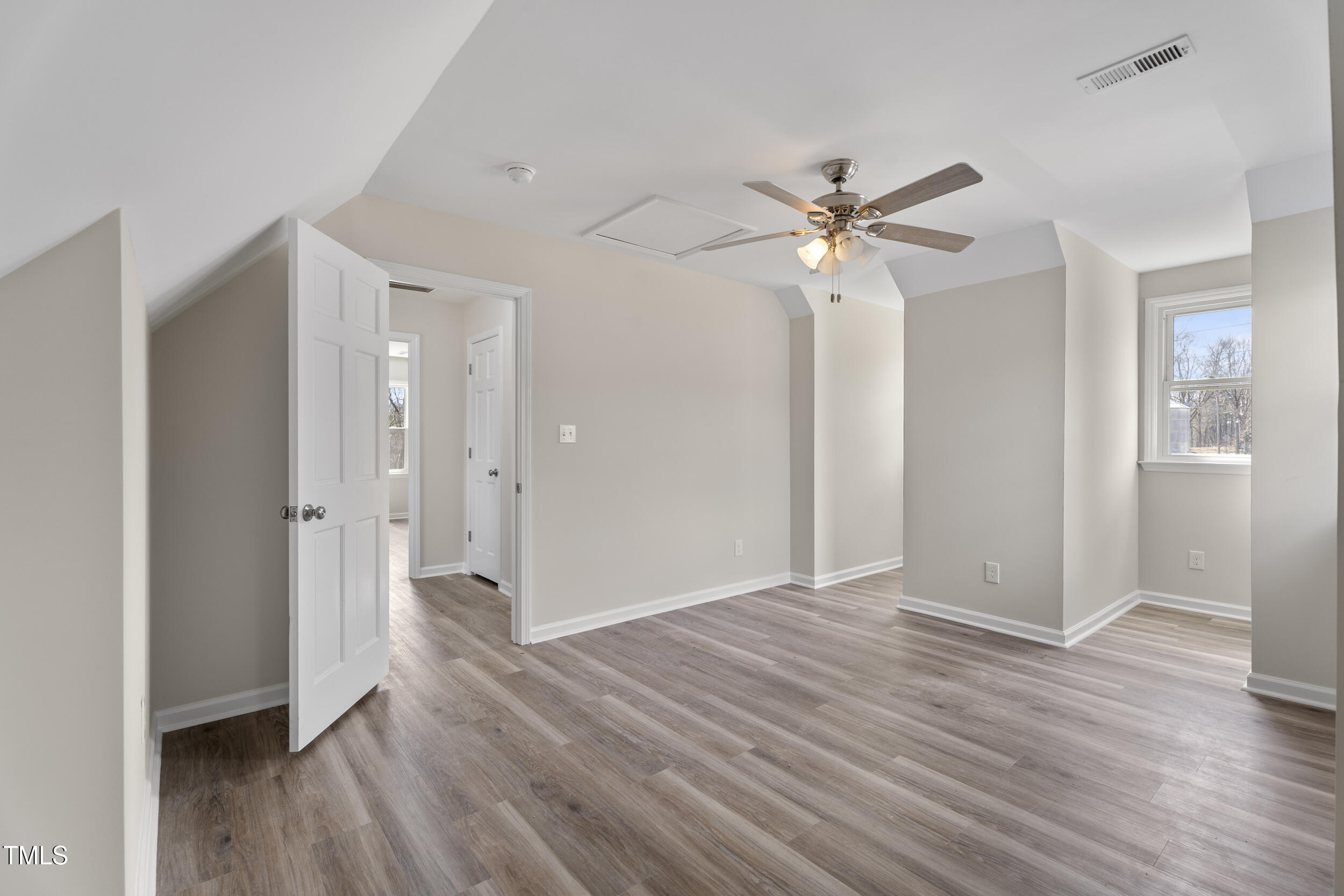 1309 N Holland Road