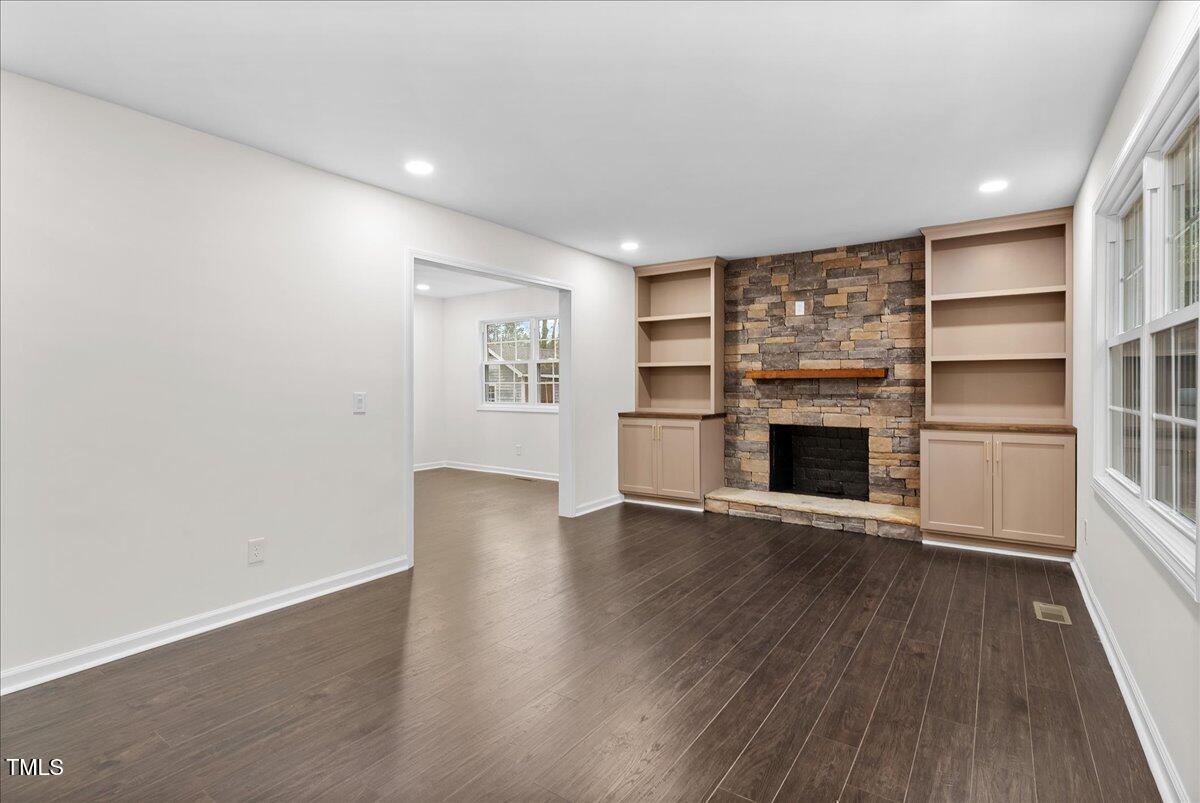 7725 Longstreet Drive