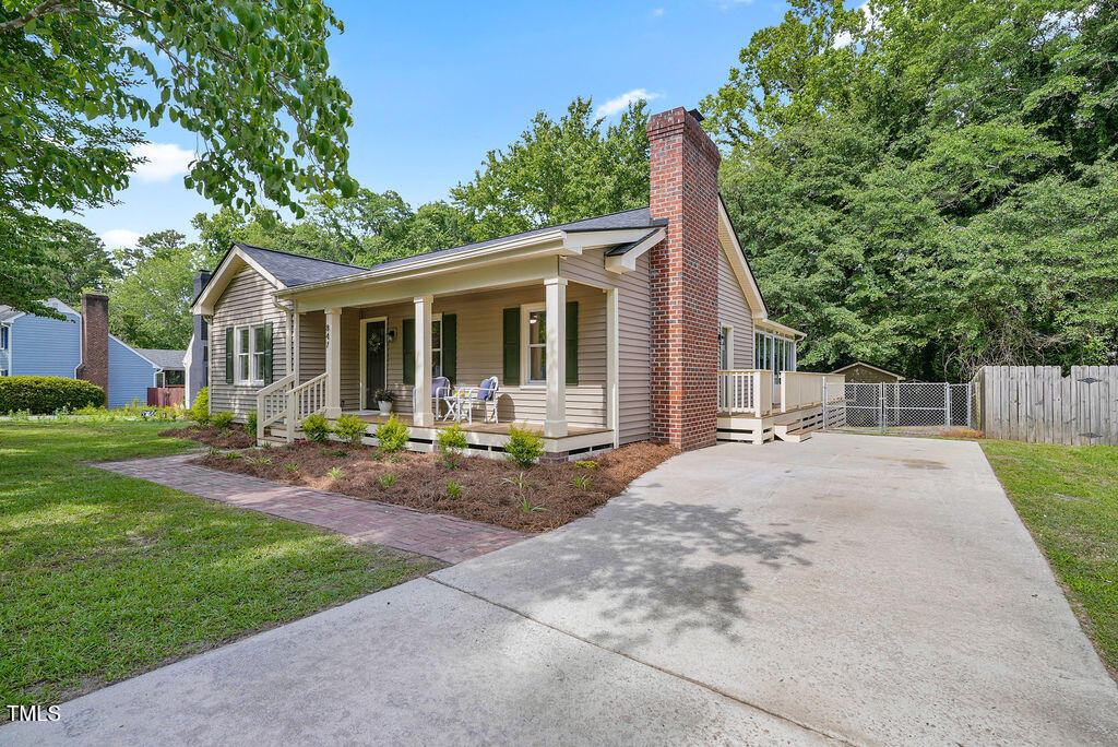 847 E Maple Lane