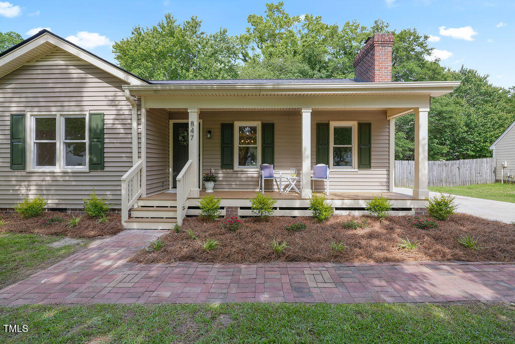 847 E Maple Lane