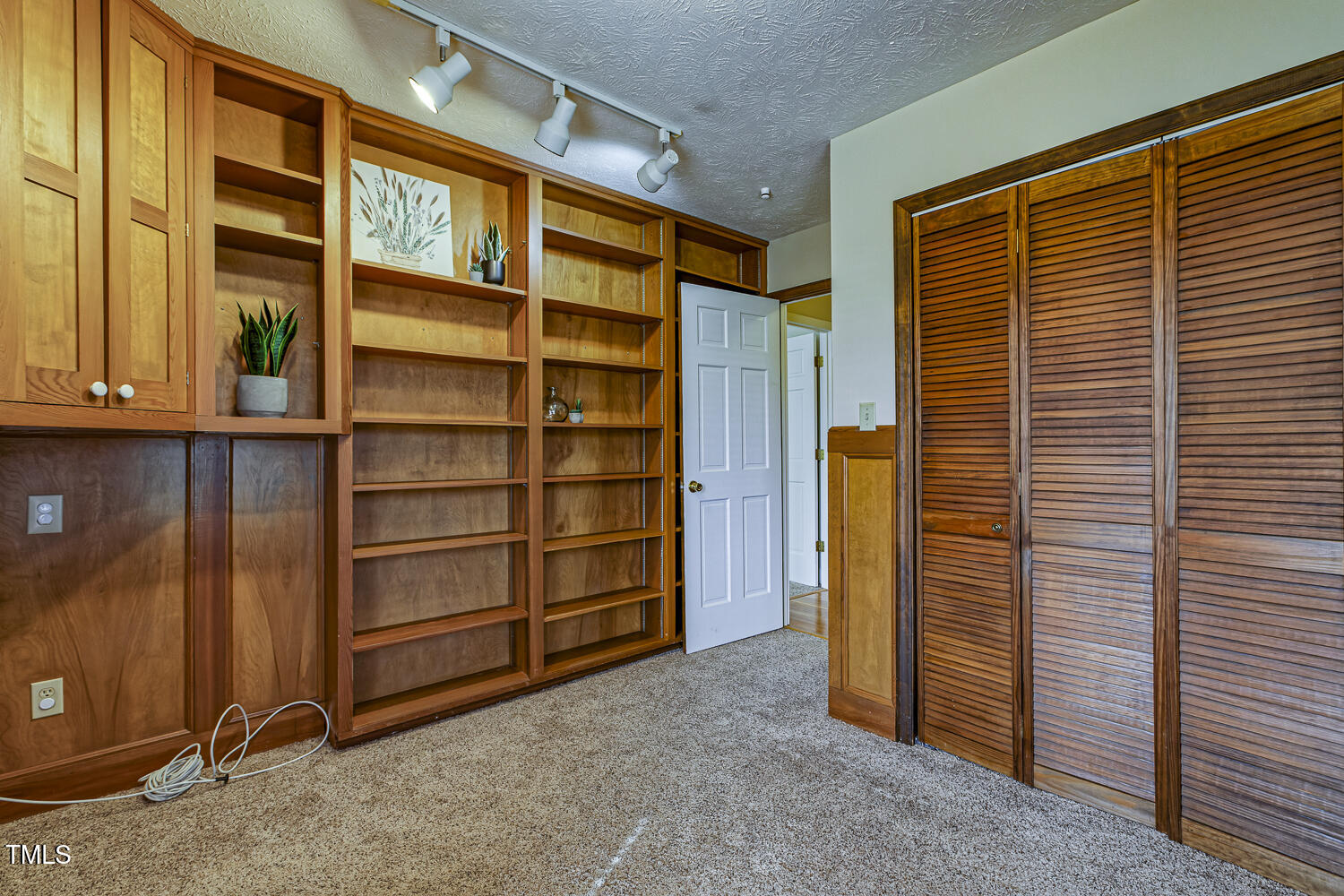 4610 Linden Road