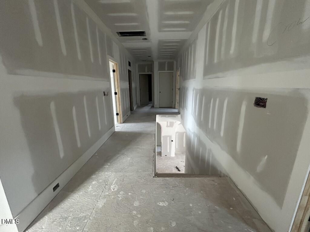 5861 Carriage Gate Drive