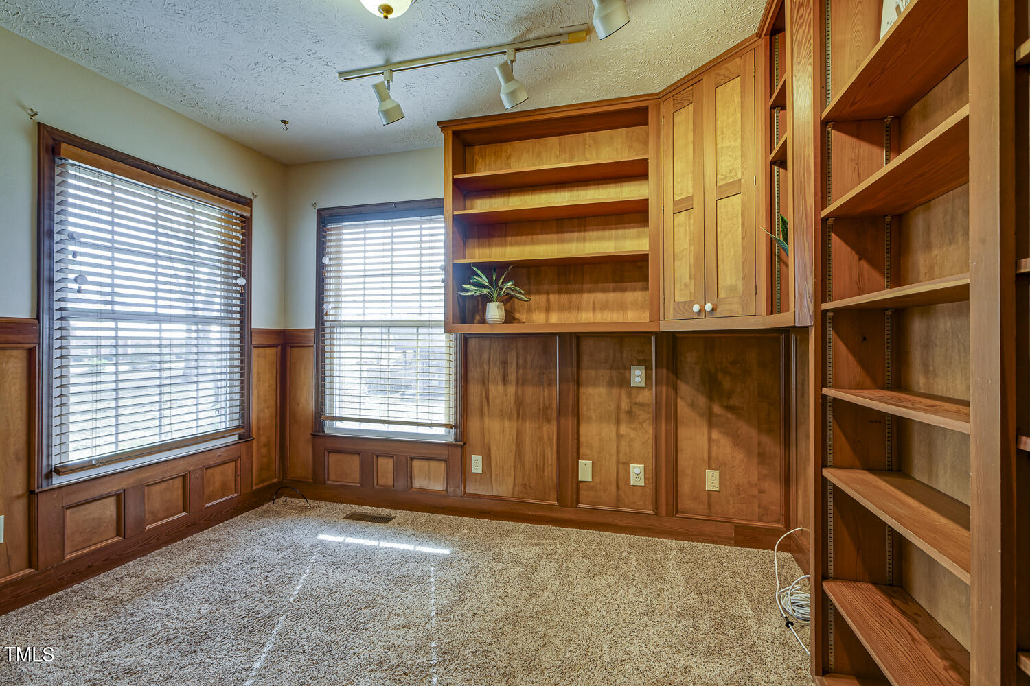4610 Linden Road