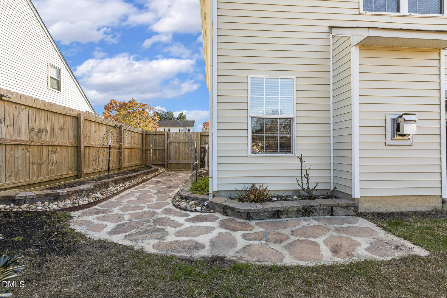 1753 E Ridge Heights Drive