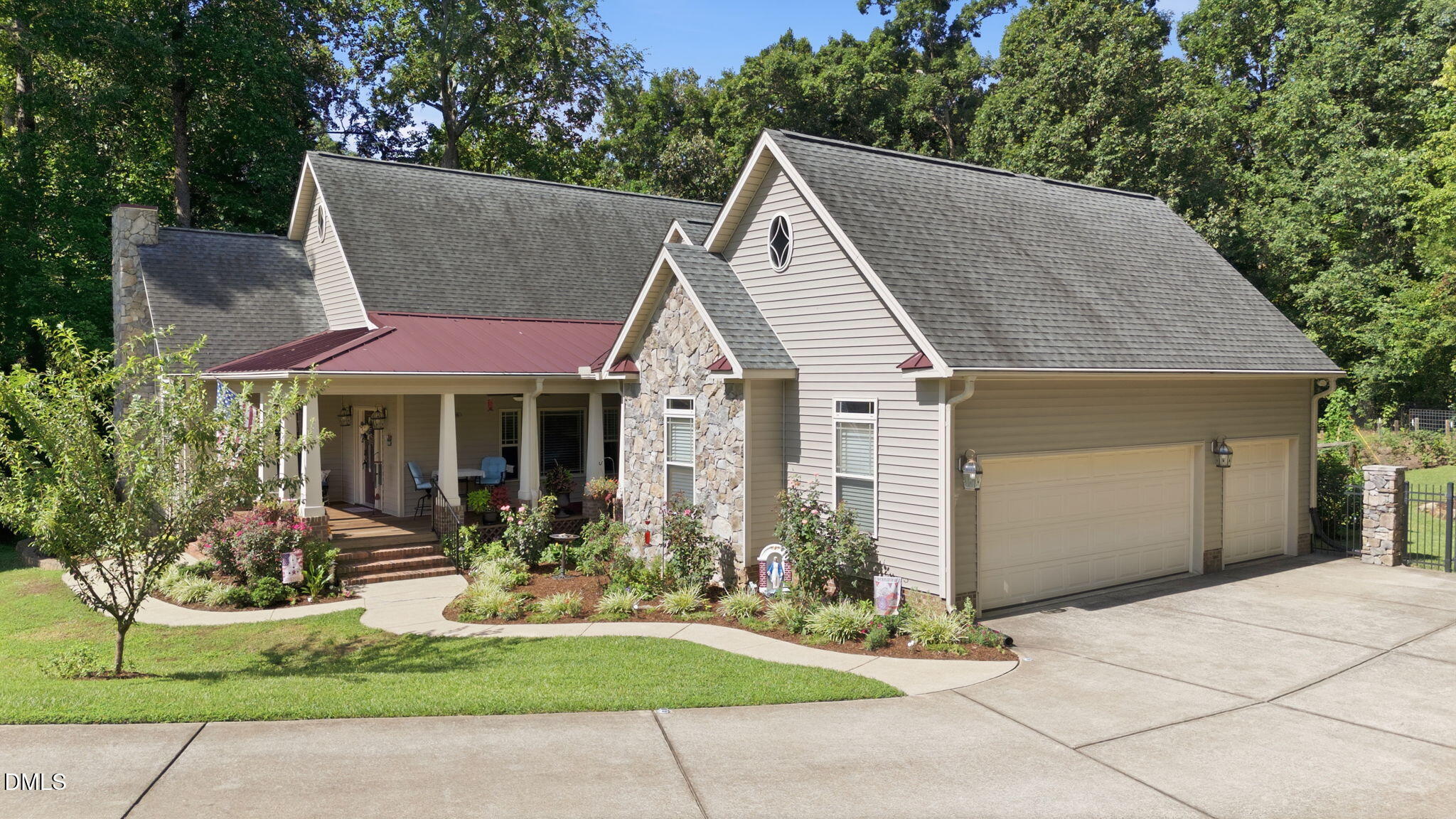 104 Flat Rock Court