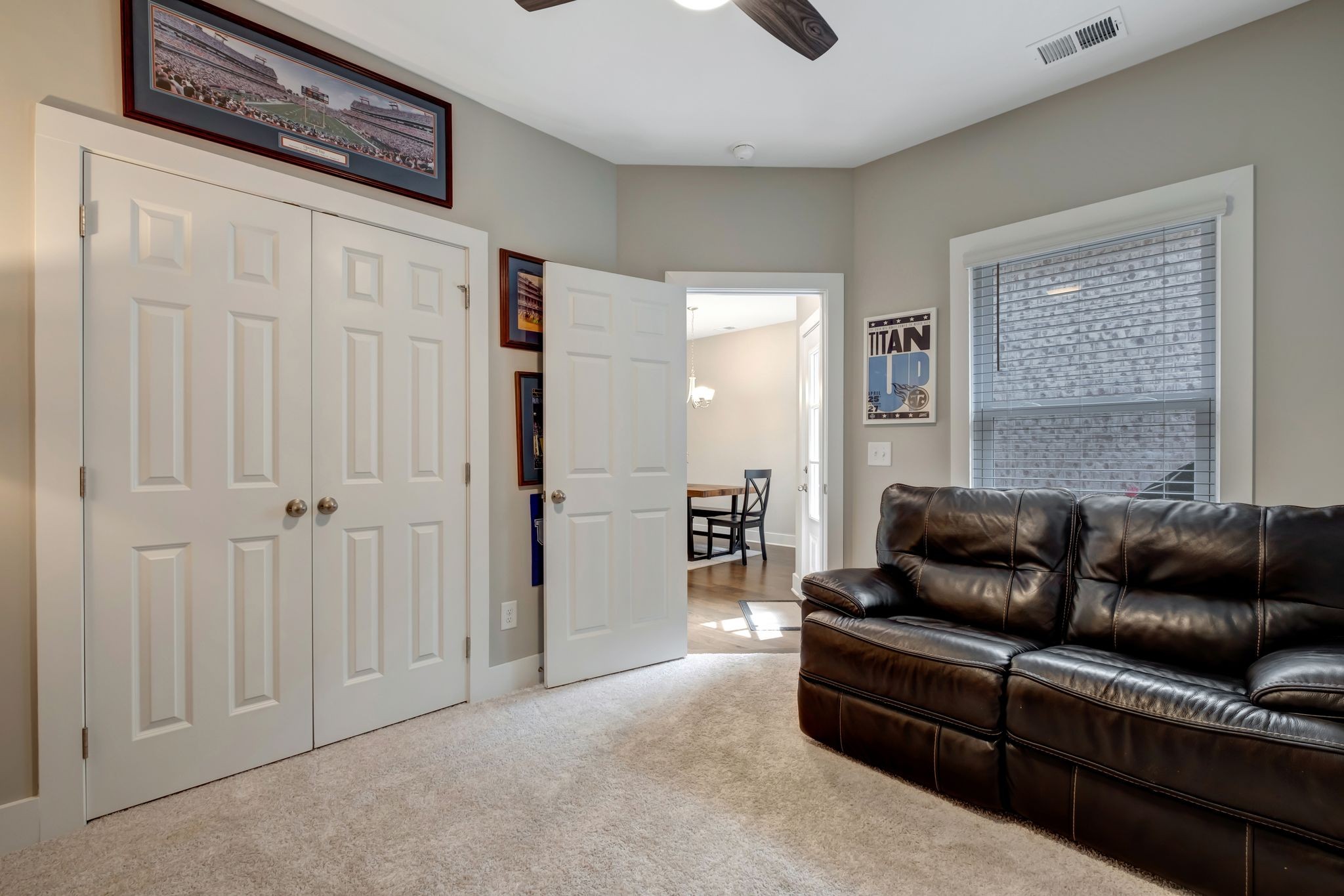 911 Meadowcrest Way