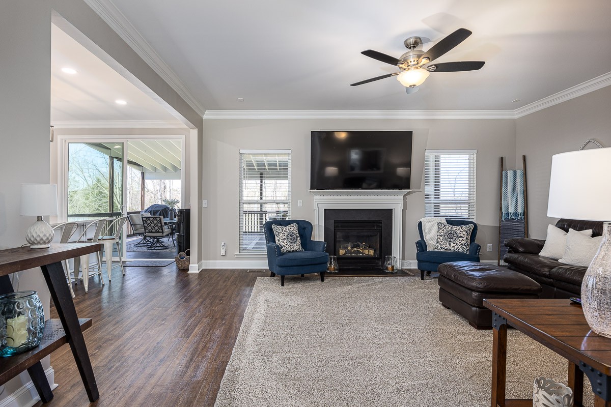 306 Forest Bend Dr