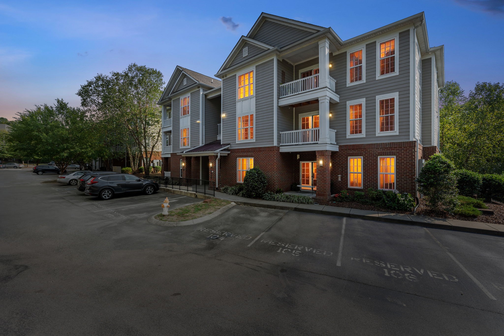 4847 Bevendean Dr Unit: F8