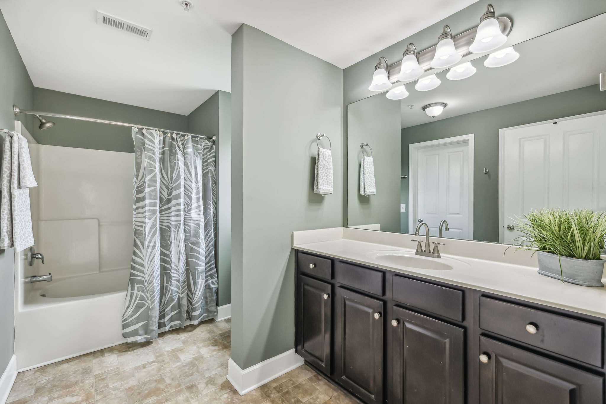4847 Bevendean Dr Unit: F8