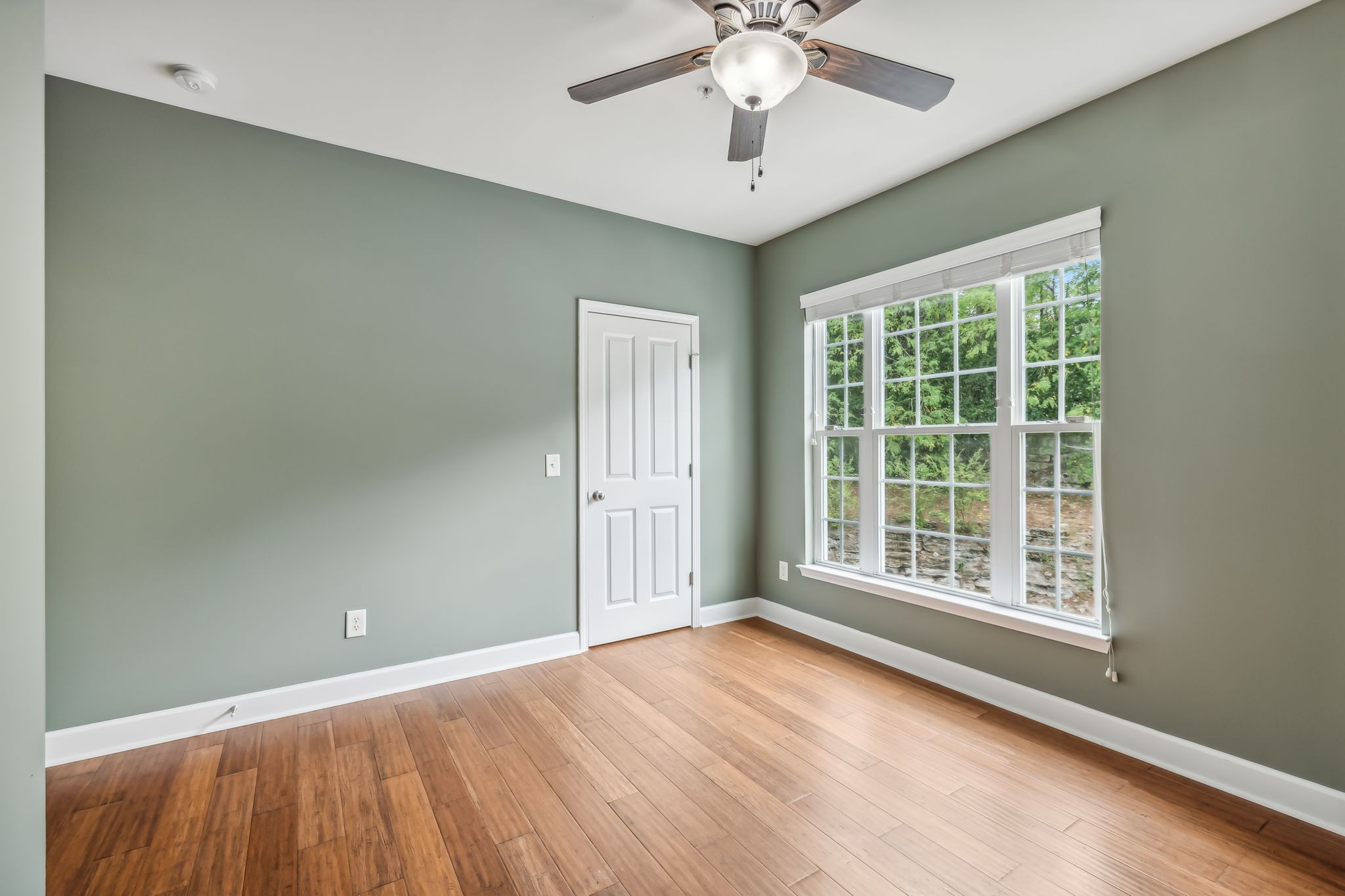 4847 Bevendean Dr Unit: F8
