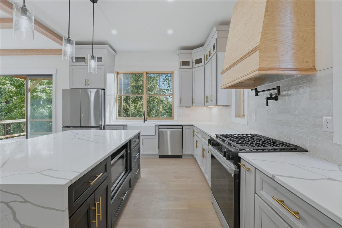 795 Summit Oaks Court