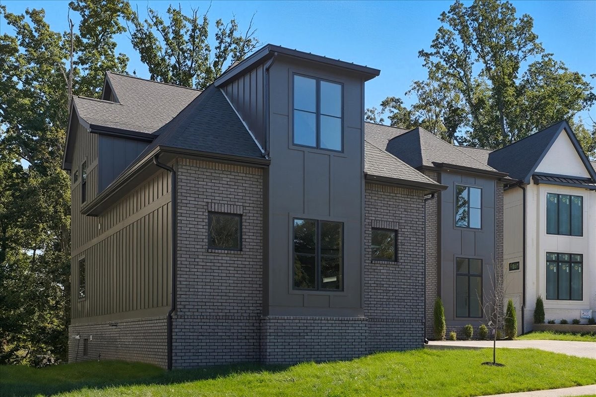 795 Summit Oaks Court