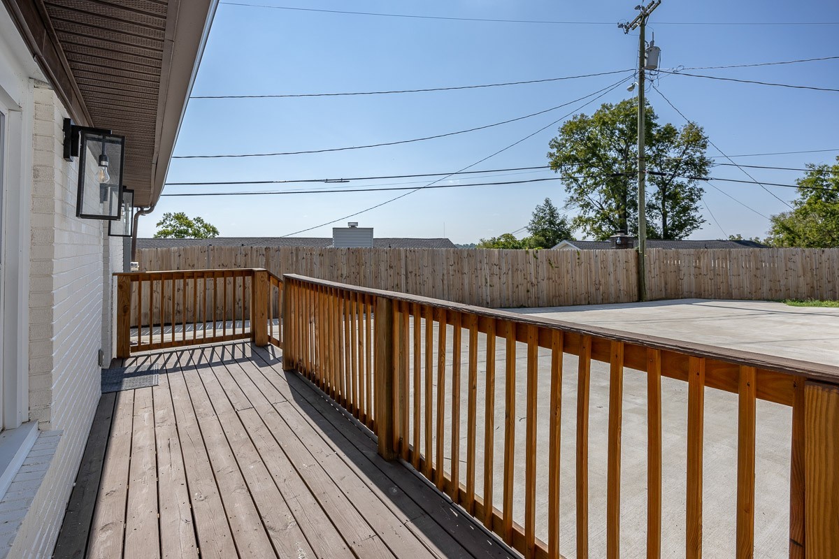 2803 Huntleigh Dr