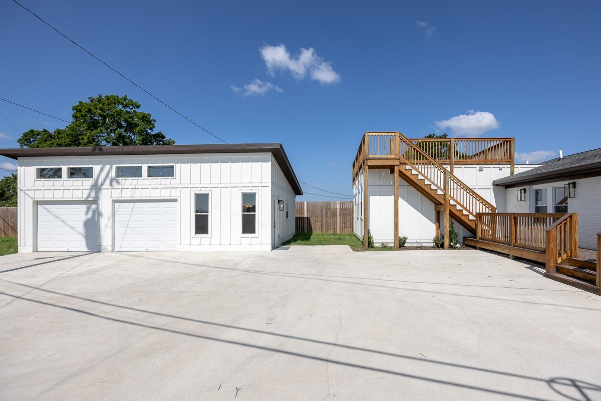 2803 Huntleigh Dr