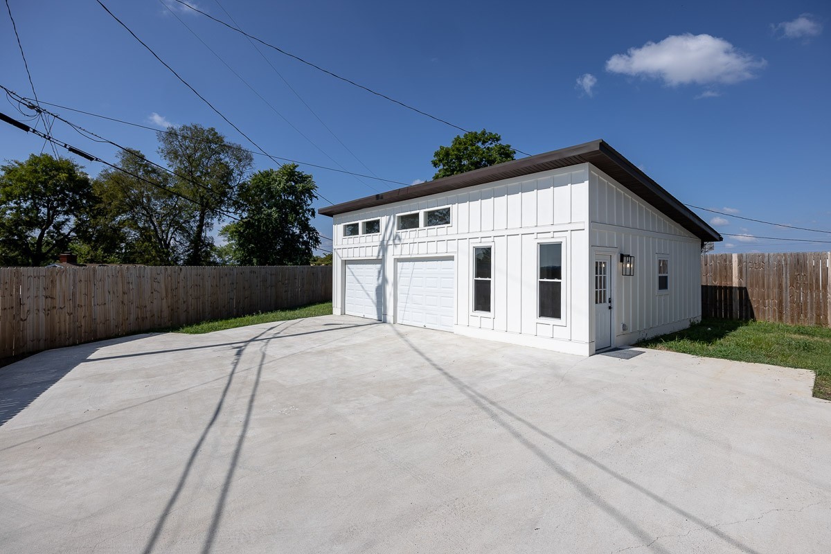 2803 Huntleigh Dr