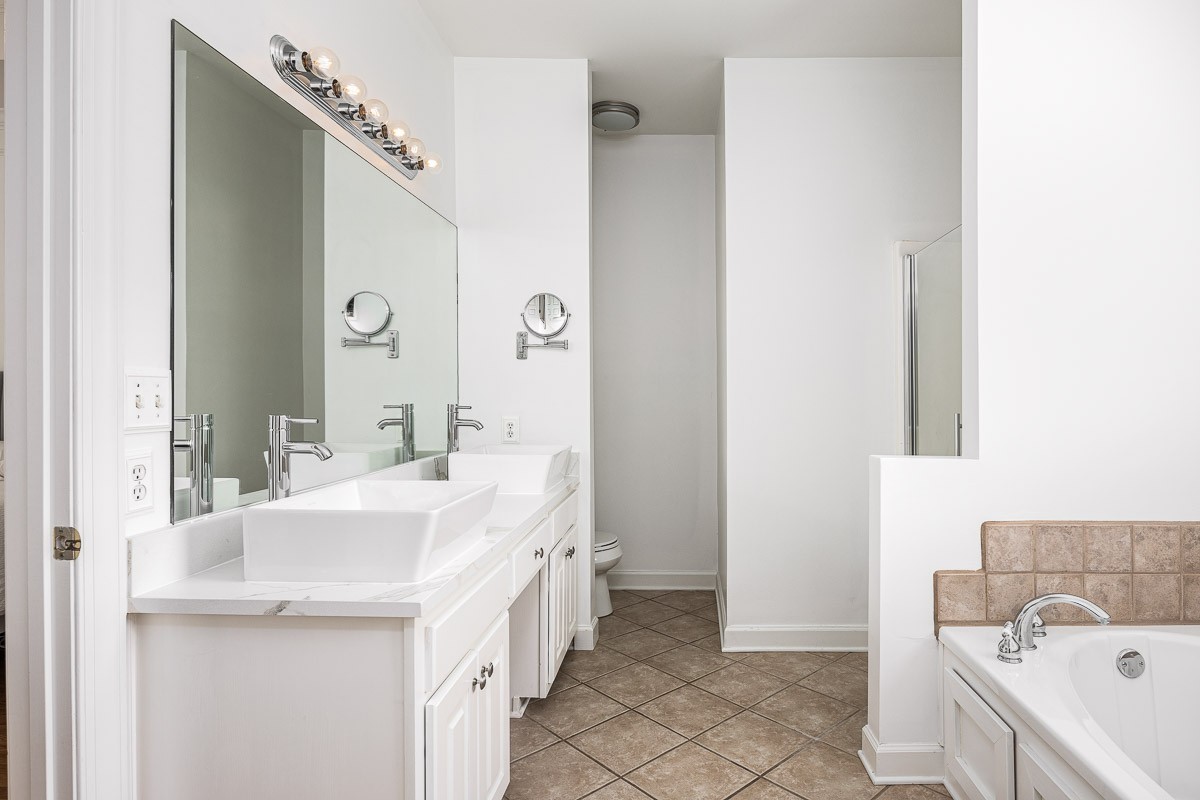 2907 Stewart Campbell Pt