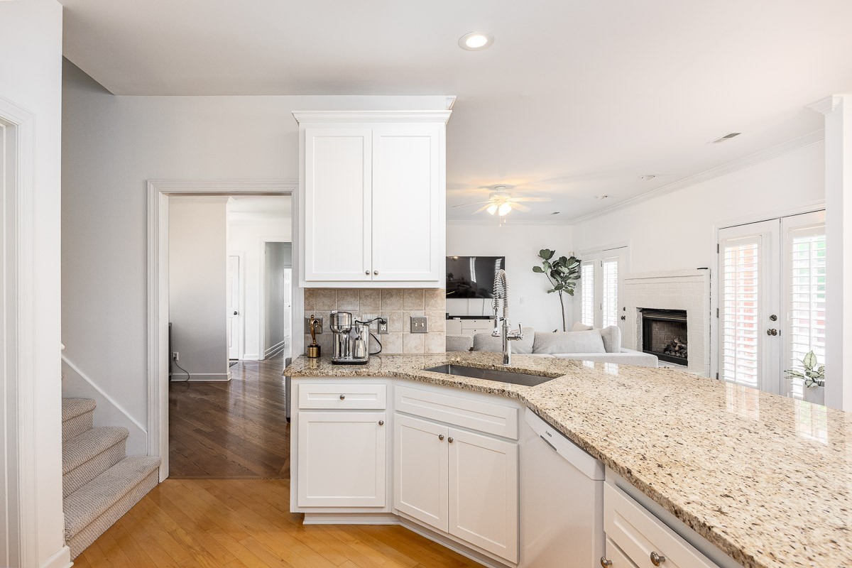 2907 Stewart Campbell Pt