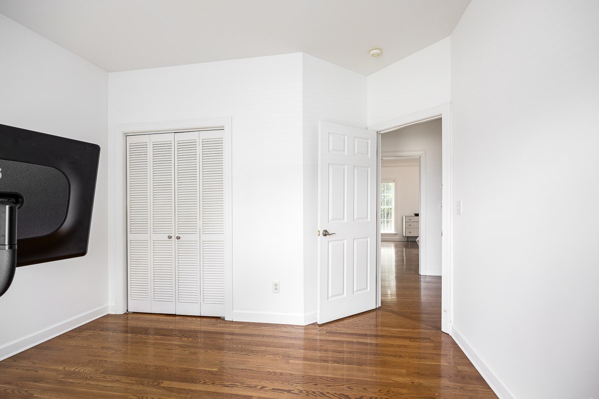 2907 Stewart Campbell Pt