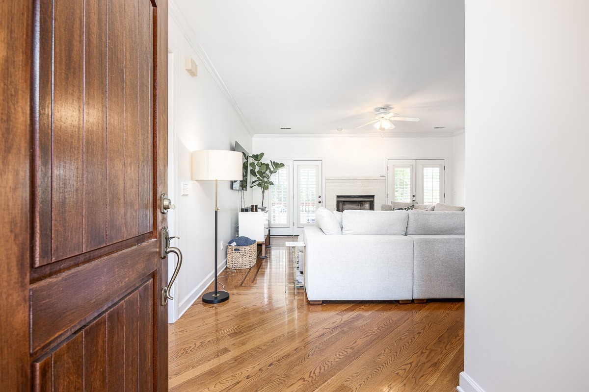 2907 Stewart Campbell Pt