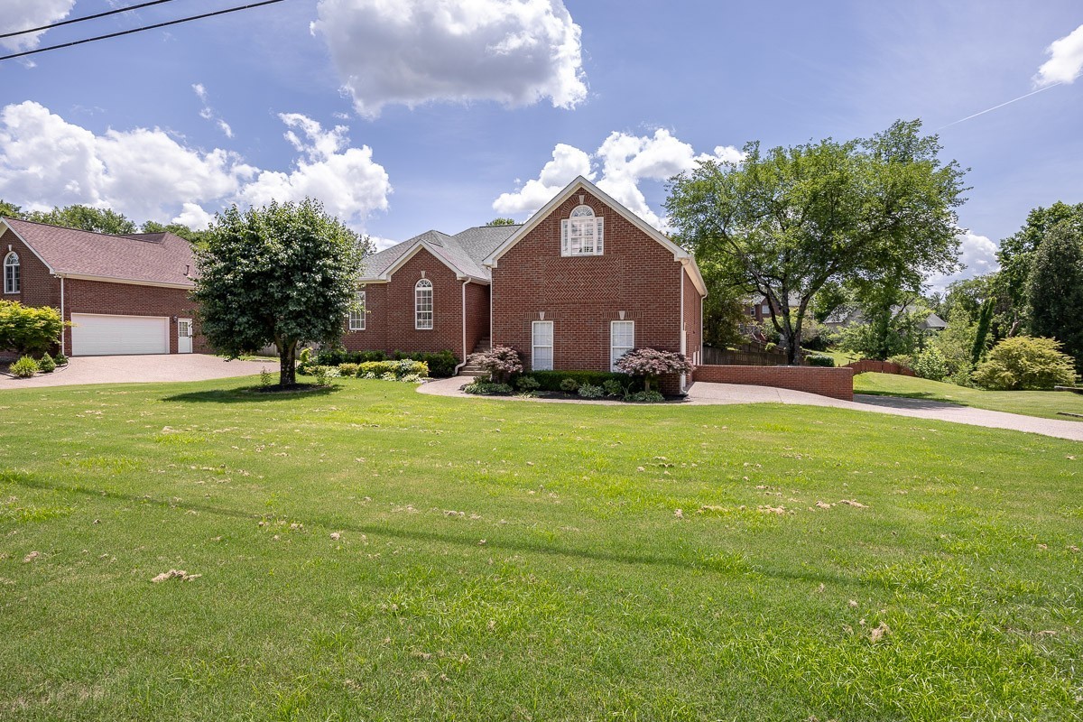 2907 Stewart Campbell Pt