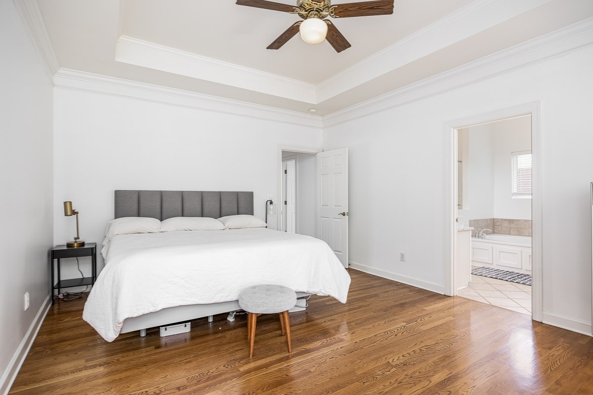 2907 Stewart Campbell Pt