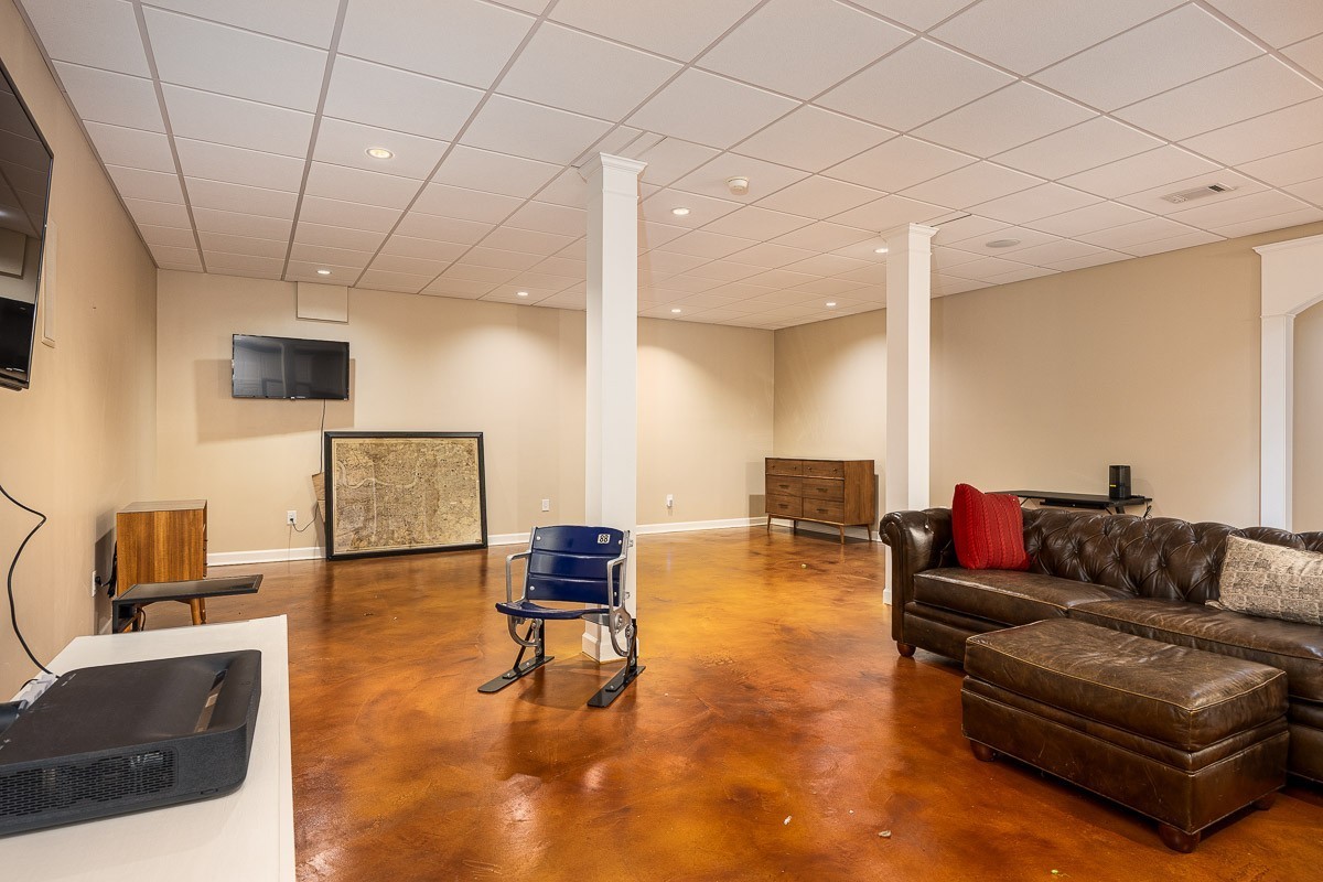 2907 Stewart Campbell Pt