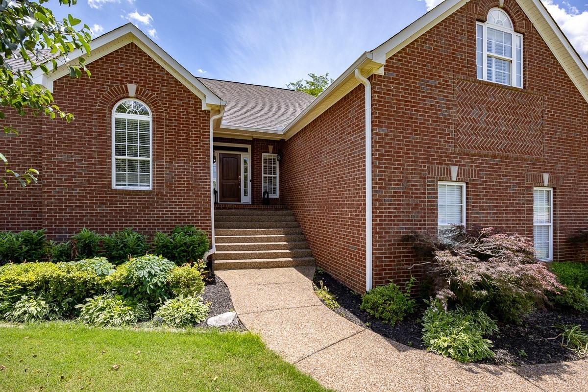 2907 Stewart Campbell Pt