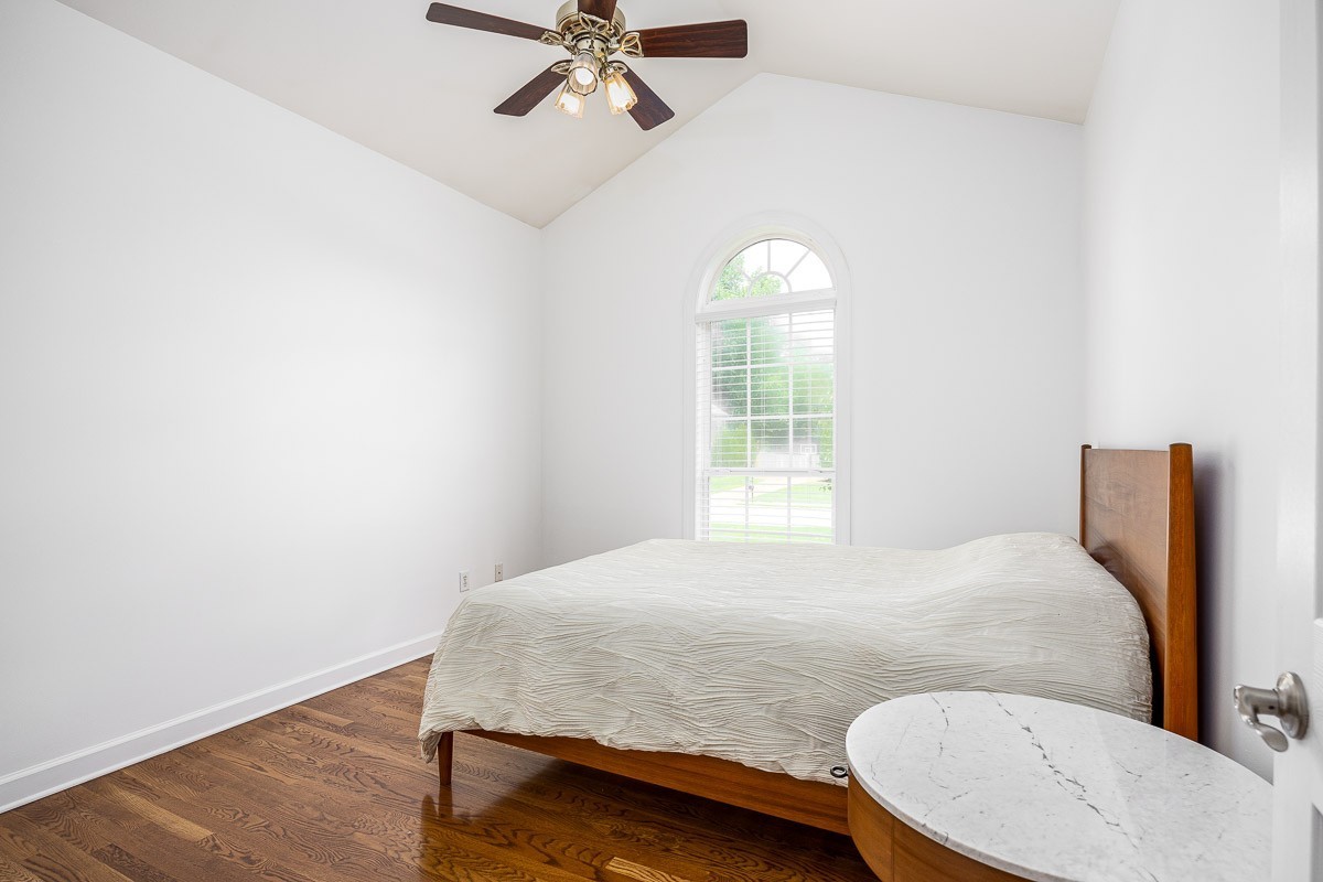 2907 Stewart Campbell Pt