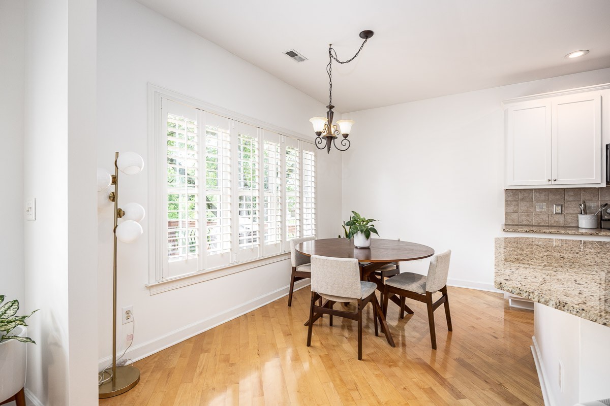 2907 Stewart Campbell Pt